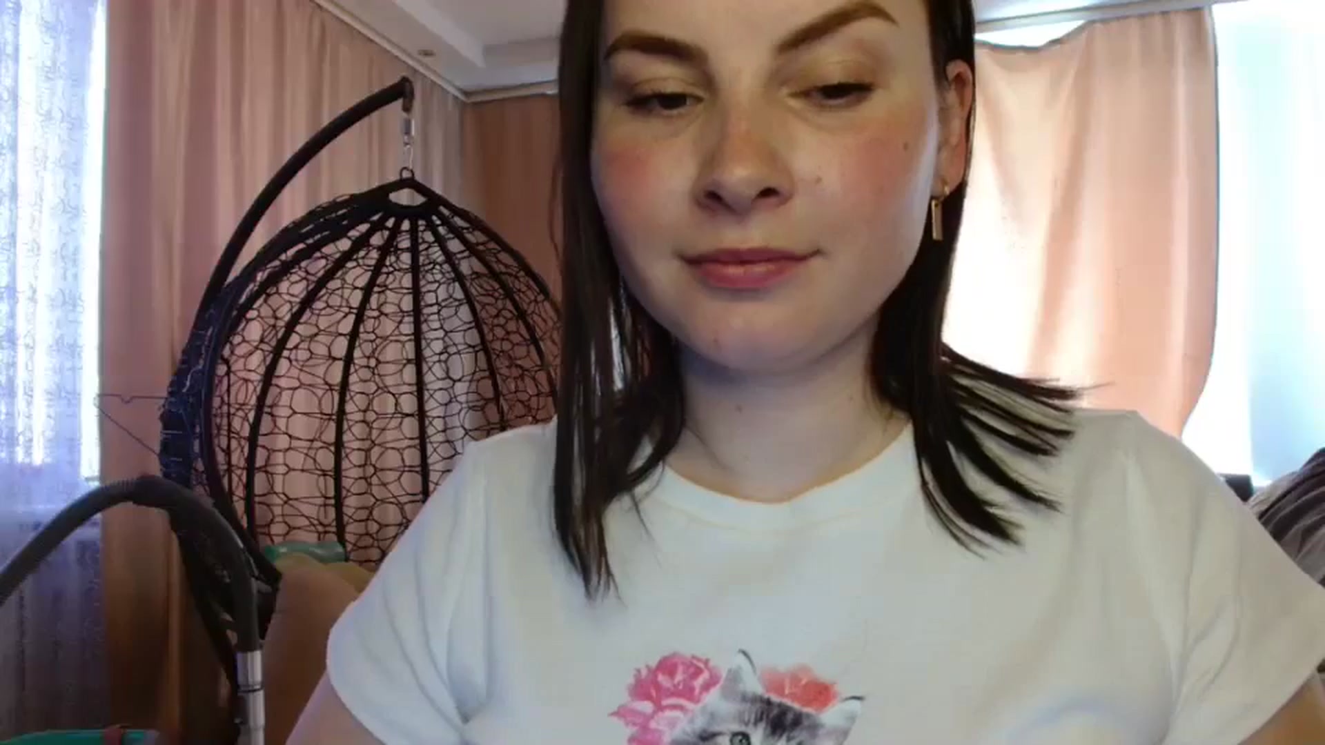 Gallery image thumbnail from MisssLove_is's myfreecams stream on, 04/21/2025, 14:18 image 7 of 20