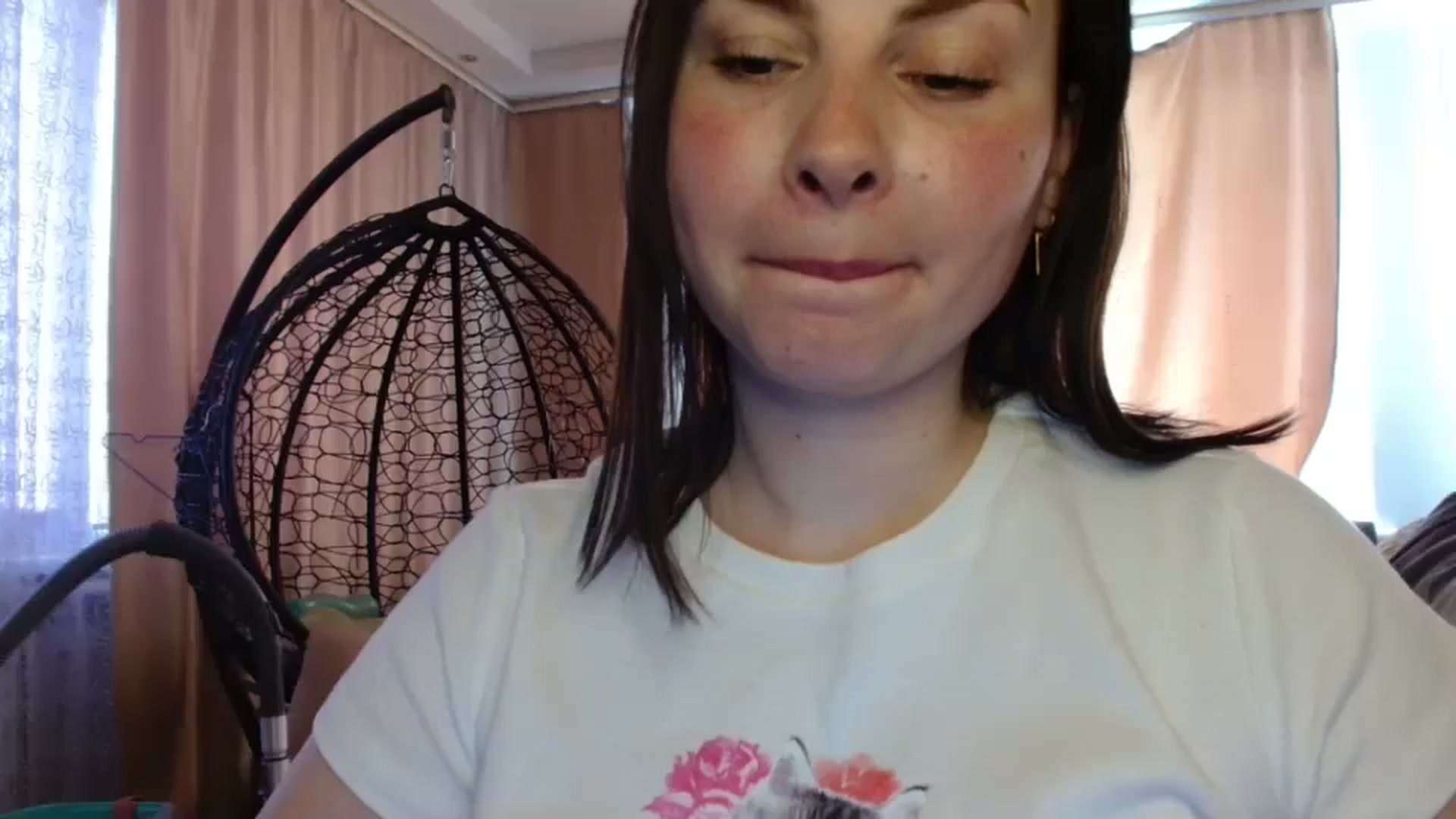 Gallery image thumbnail from MisssLove_is's myfreecams stream on, 04/21/2025, 14:18 image 5 of 20