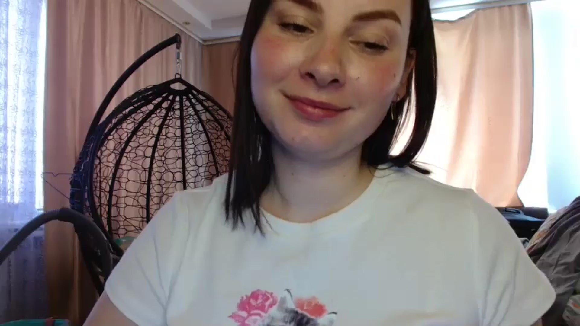 Gallery image thumbnail from MisssLove_is's myfreecams stream on, 04/21/2025, 14:18 image 10 of 20