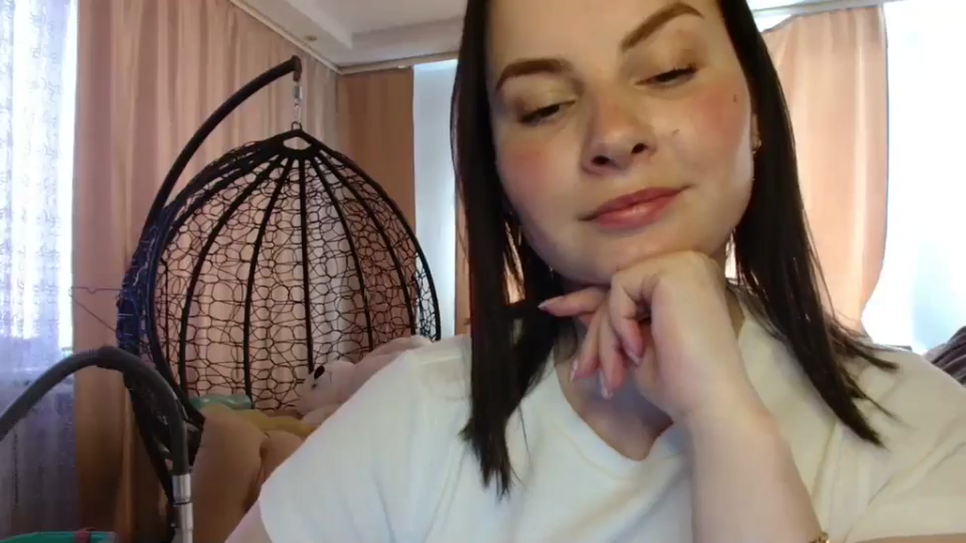 Gallery image thumbnail from MisssLove_is's myfreecams stream on, 04/21/2025, 14:18 image 12 of 20