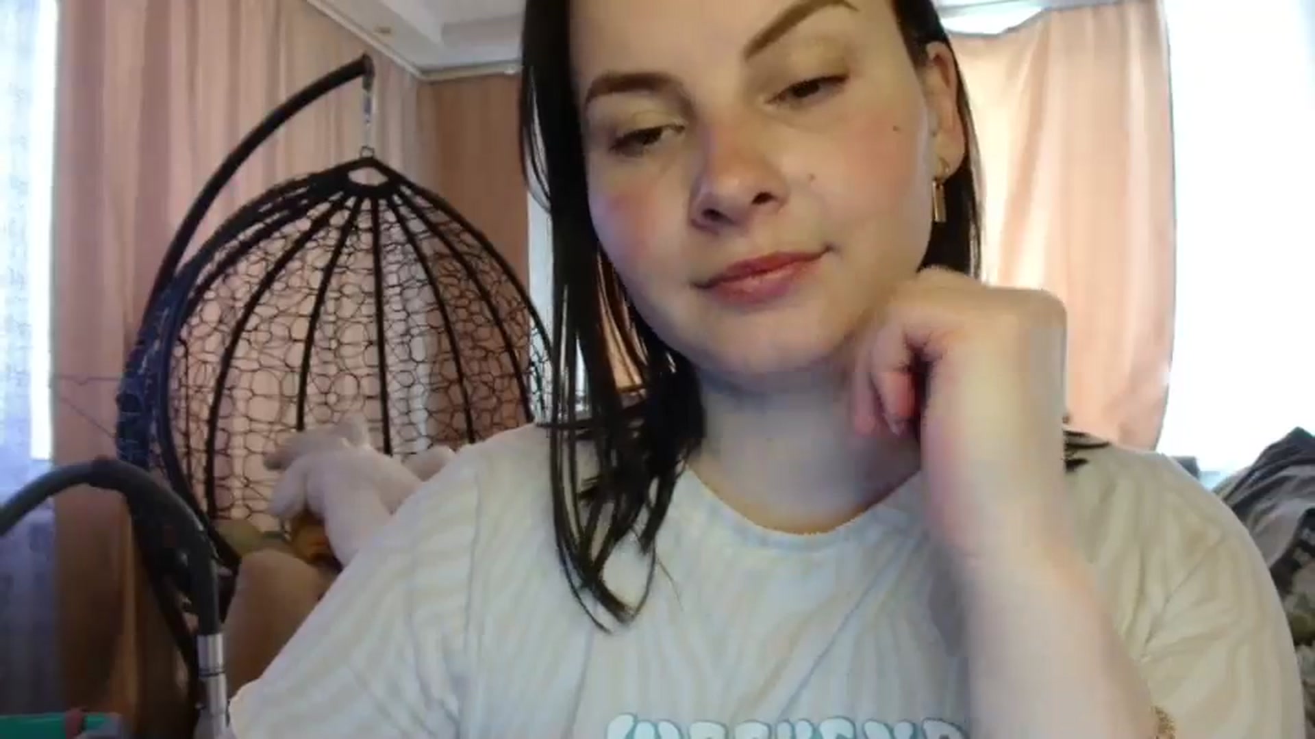 Gallery image thumbnail from MisssLove_is's myfreecams stream on, 04/22/2025, 14:12 image 18 of 20