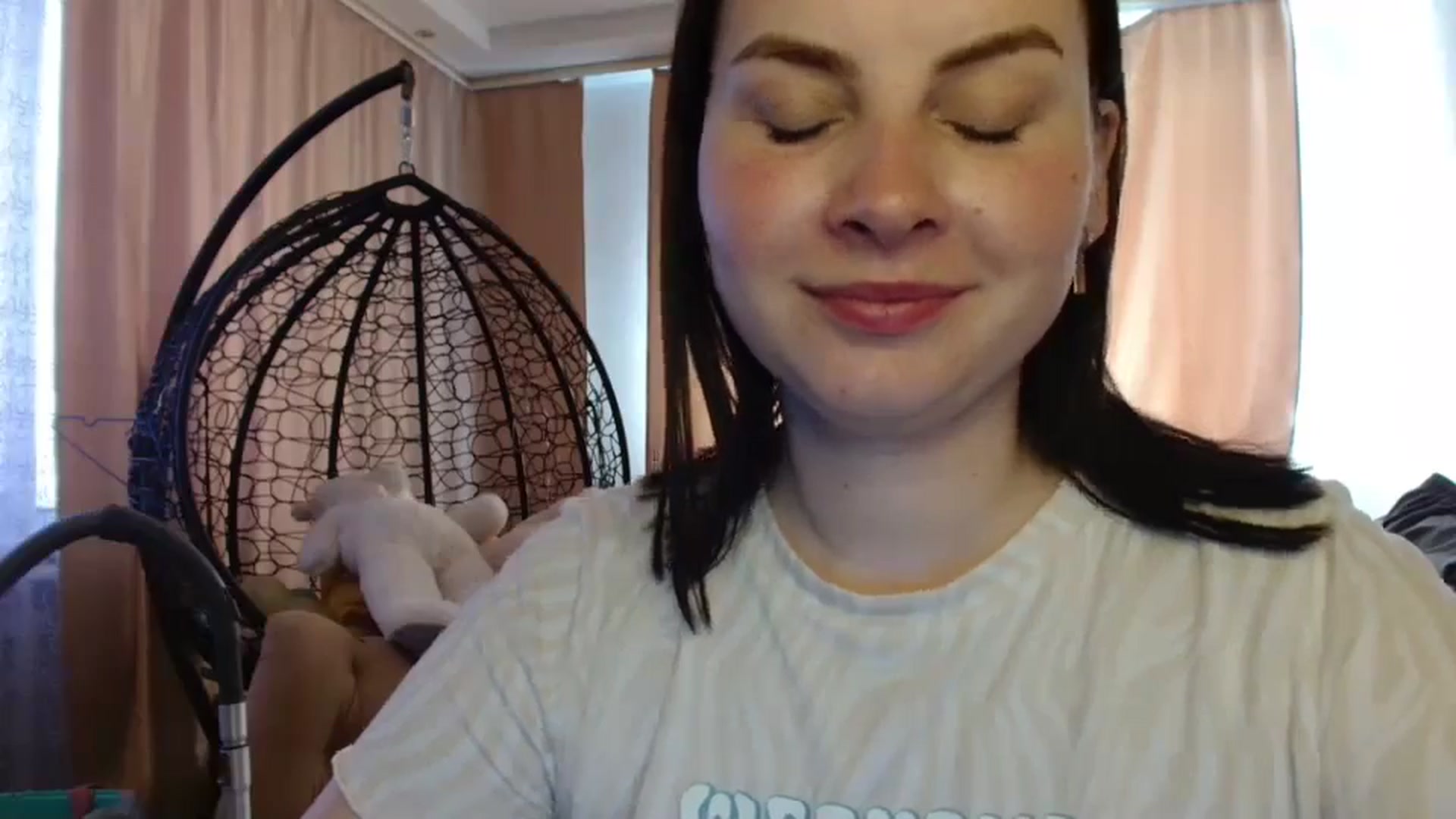Gallery image thumbnail from MisssLove_is's myfreecams stream on, 04/22/2025, 14:12 image 8 of 20