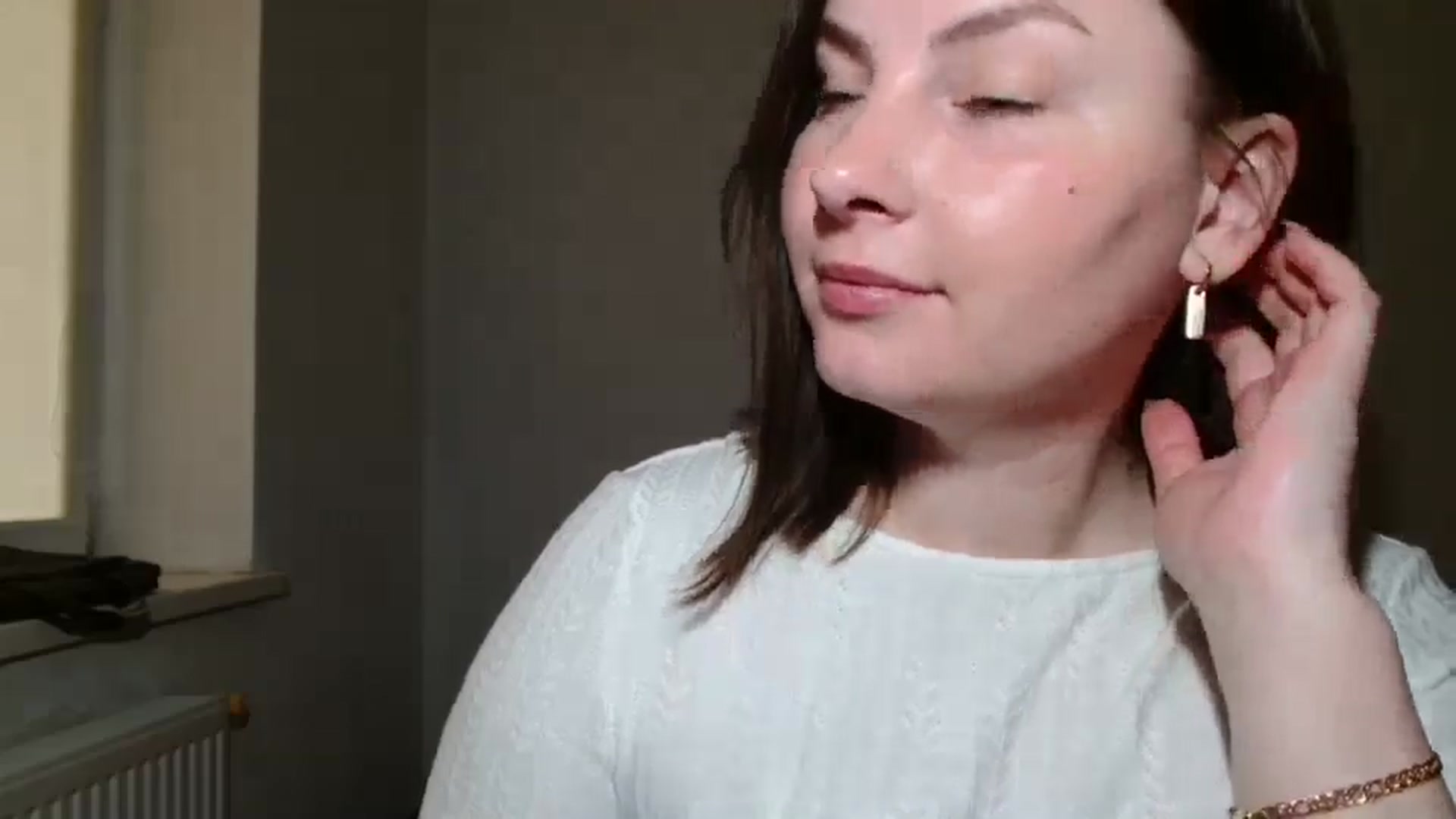 Gallery image thumbnail from MisssLove_is's myfreecams stream on, 05/03/2025, 17:28 image 17 of 20