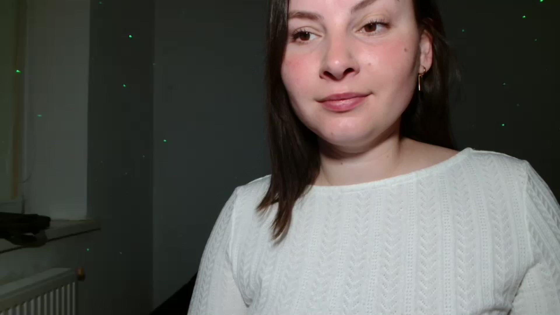 Gallery image thumbnail from MisssLove_is's myfreecams stream on, 05/03/2025, 18:03 image 8 of 20