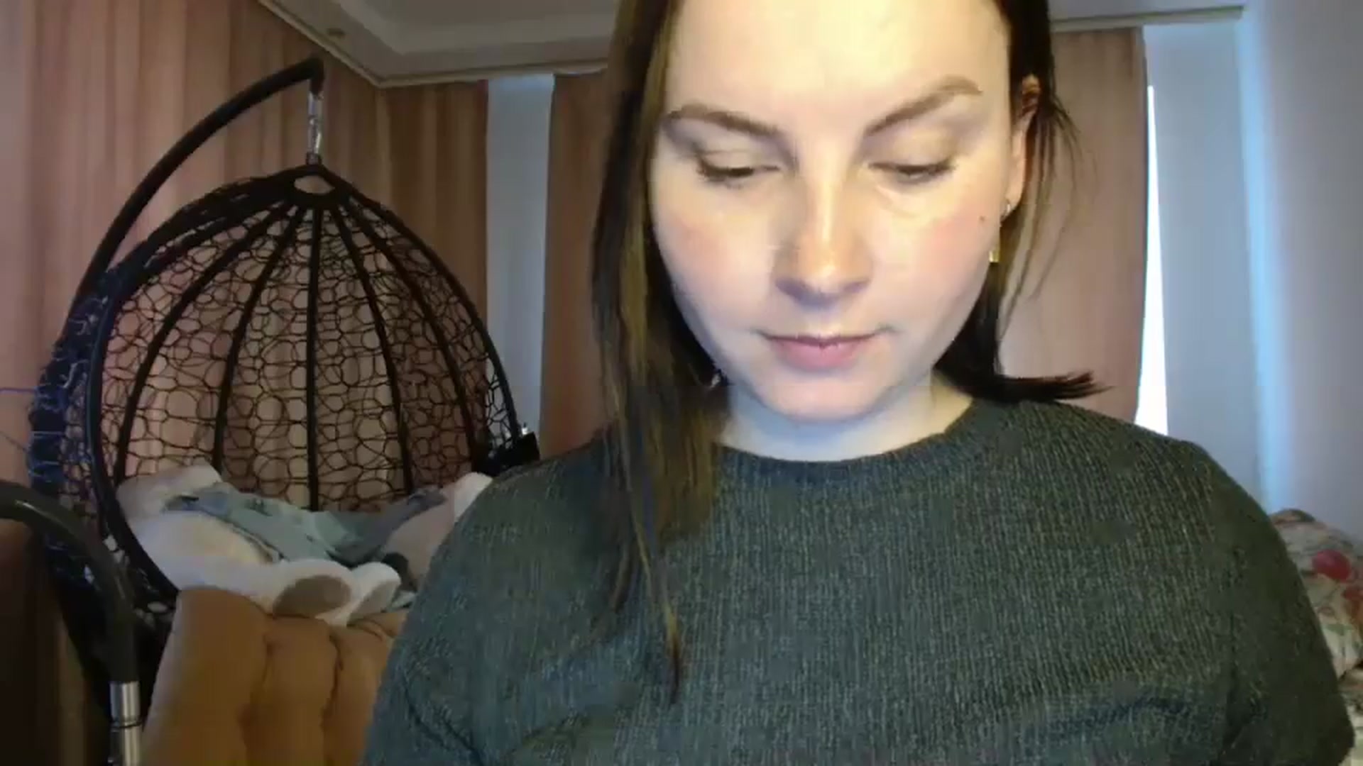 Gallery image thumbnail from MisssLove_is's myfreecams stream on, 05/04/2025, 17:13 image 19 of 20