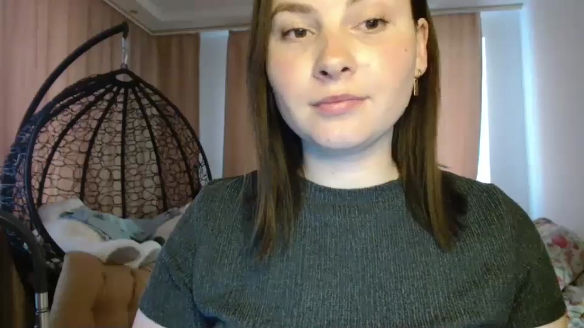 Gallery image thumbnail from MisssLove_is's myfreecams stream on, 05/04/2025, 17:13 image 9 of 20
