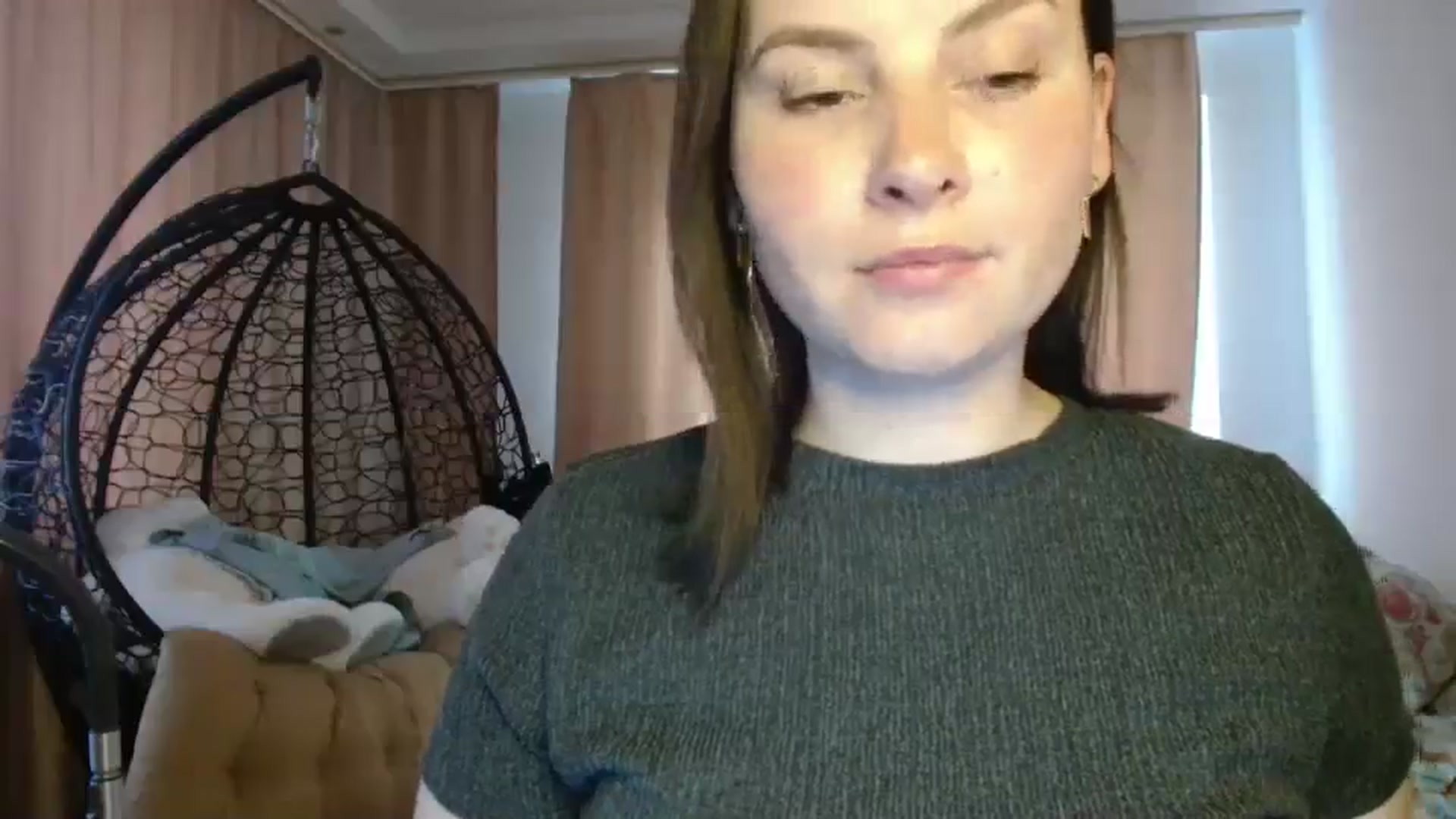 Gallery image thumbnail from MisssLove_is's myfreecams stream on, 05/04/2025, 17:13 image 2 of 20