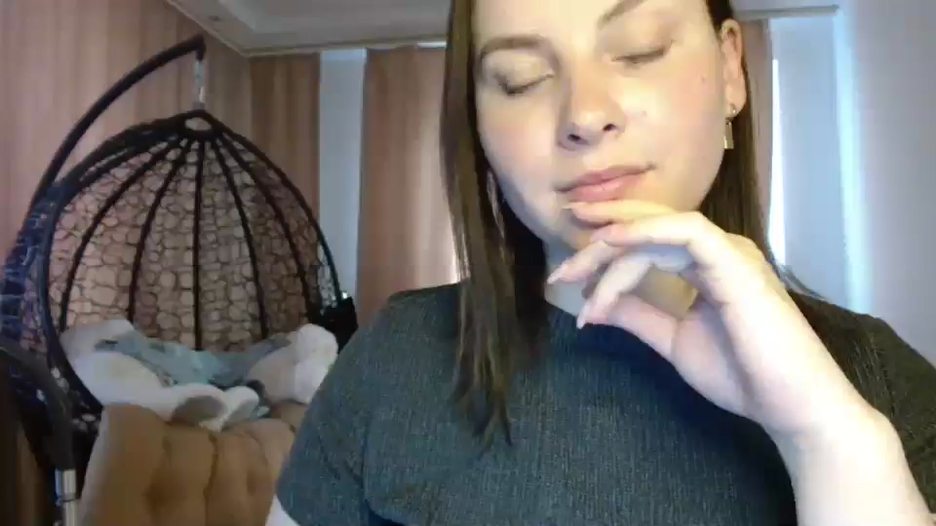 Gallery image thumbnail from MisssLove_is's myfreecams stream on, 05/04/2025, 17:13 image 8 of 20