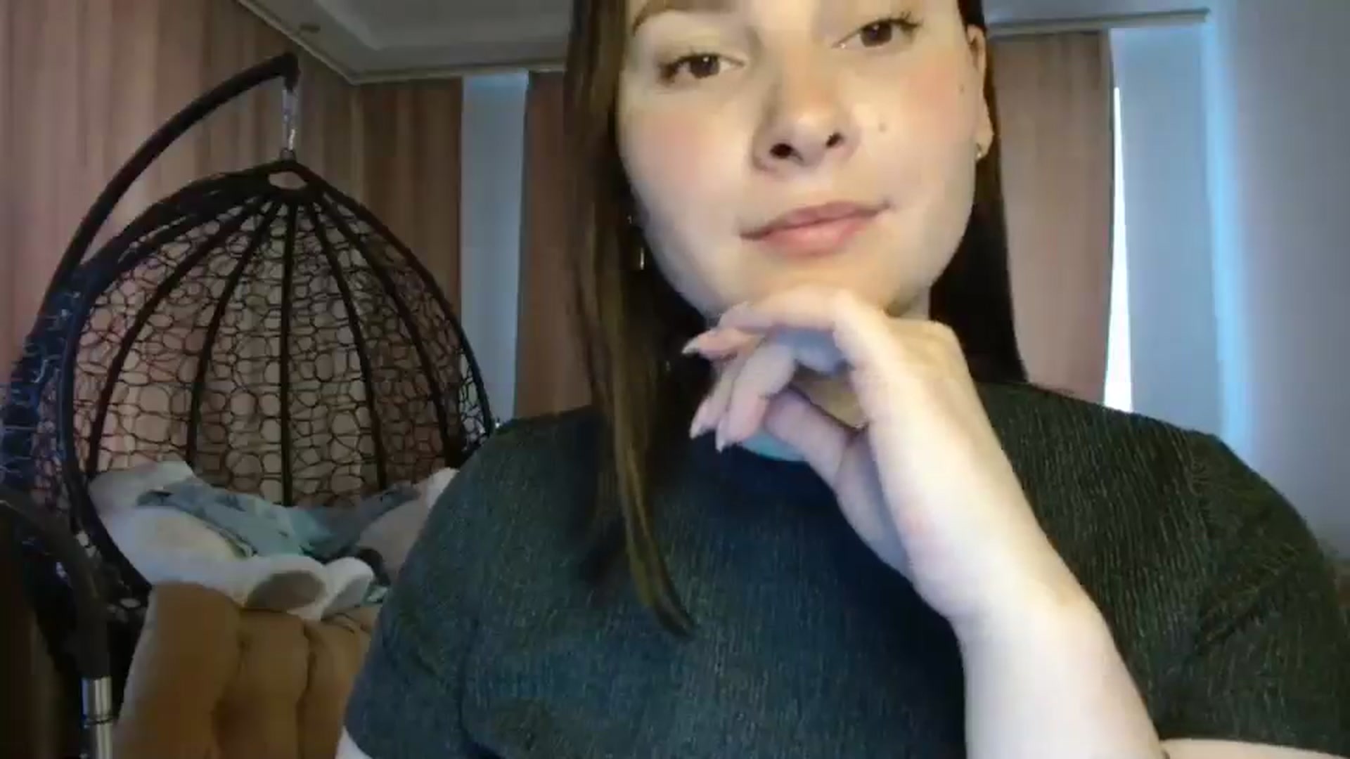 Gallery image thumbnail from MisssLove_is's myfreecams stream on, 05/04/2025, 17:13 image 13 of 20