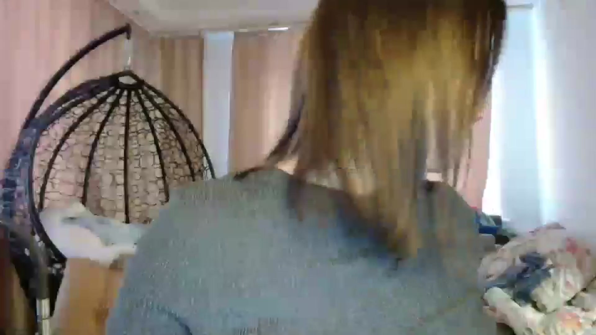 Gallery image thumbnail from MisssLove_is's myfreecams stream on, 05/04/2025, 17:13 image 15 of 20