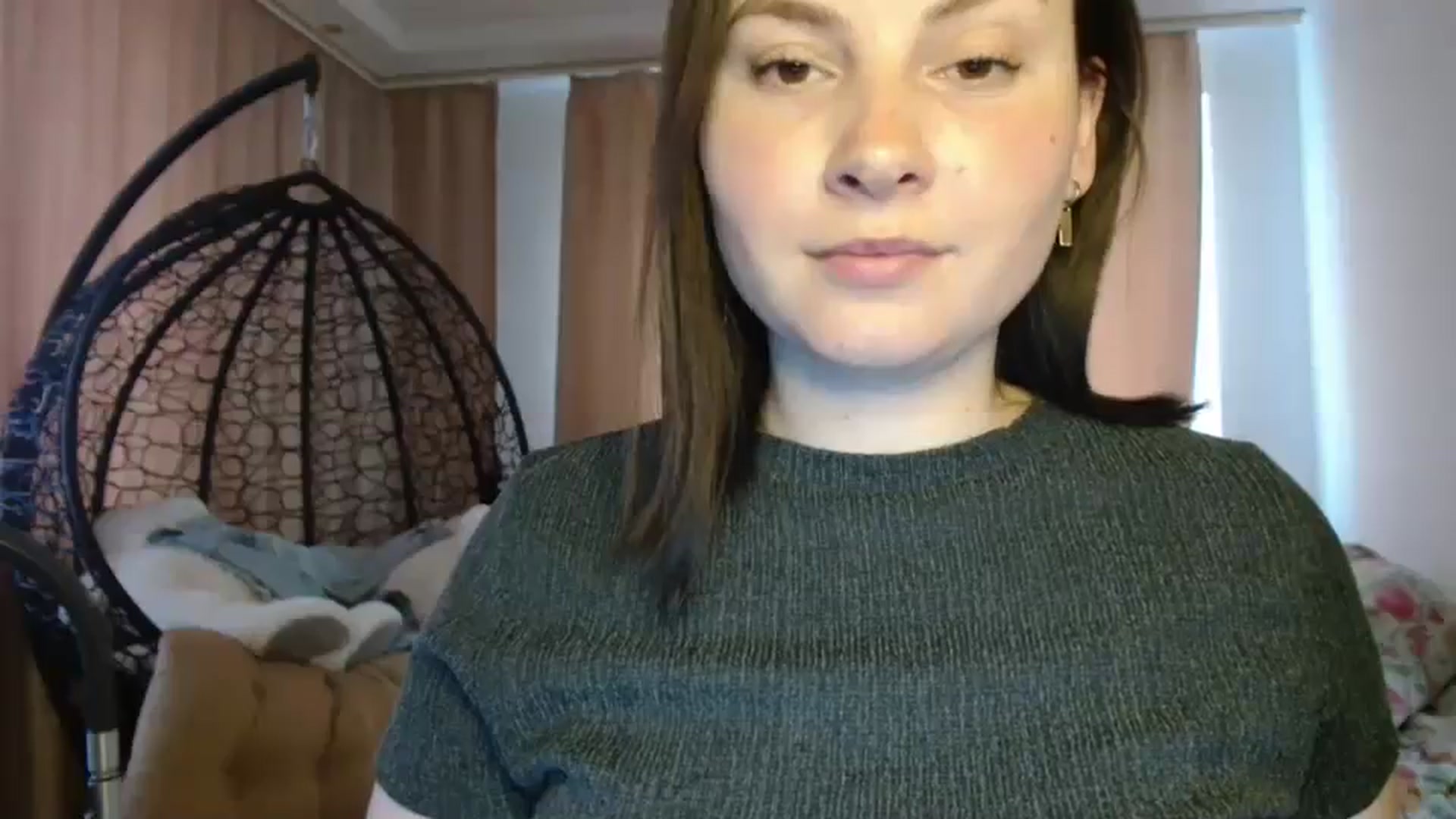 Gallery image thumbnail from MisssLove_is's myfreecams stream on, 05/04/2025, 17:13 image 3 of 20