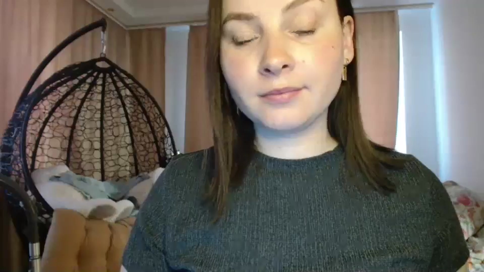 Gallery image thumbnail from MisssLove_is's myfreecams stream on, 05/04/2025, 17:13 image 10 of 20