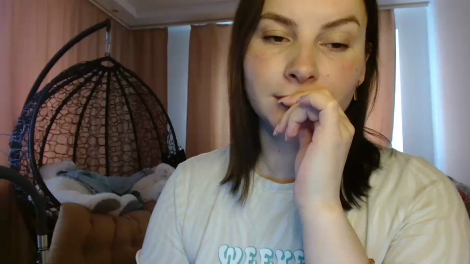 Gallery image thumbnail from MisssLove_is's myfreecams stream on, 05/05/2025, 14:47 image 8 of 20