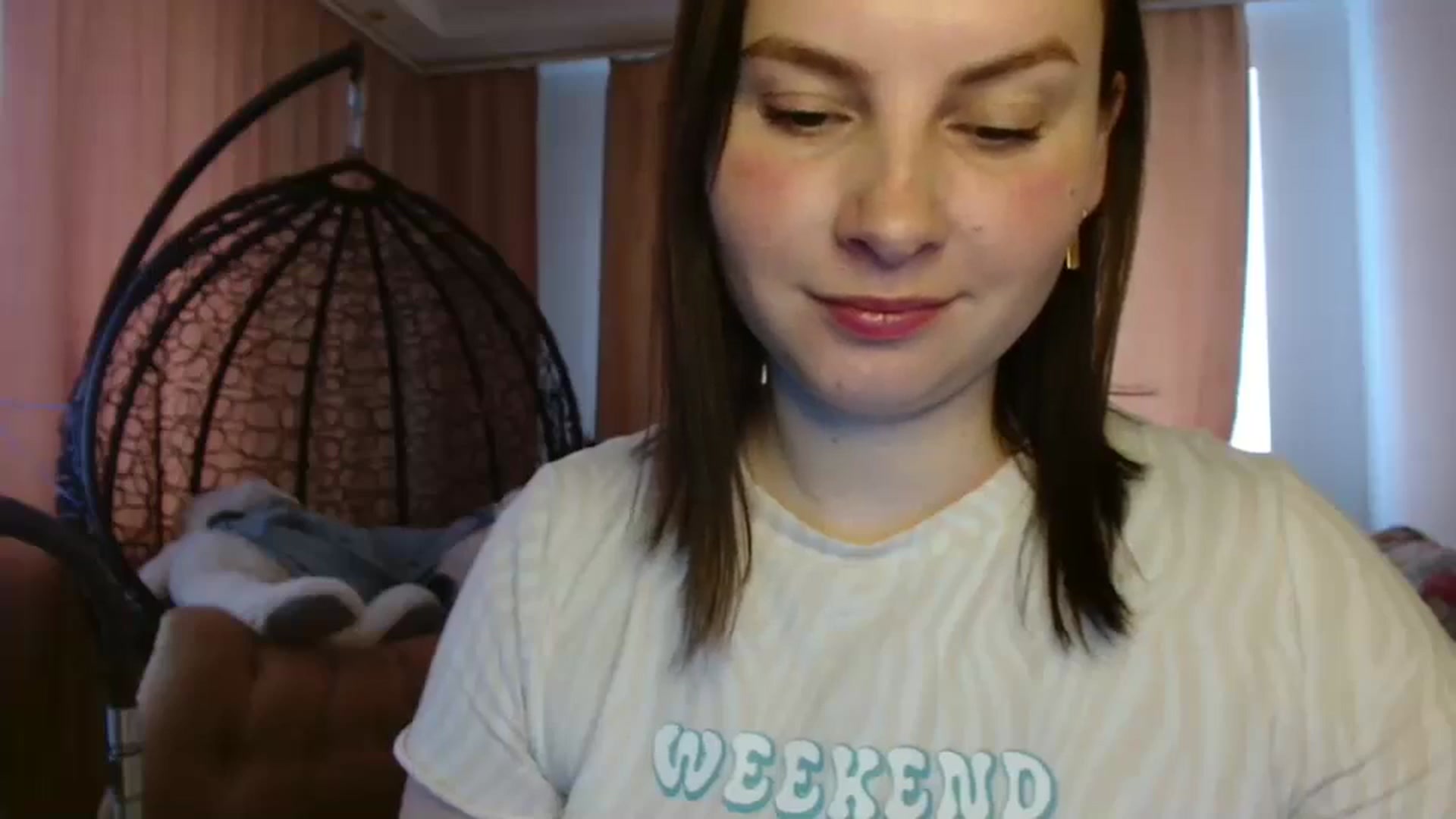 Gallery image thumbnail from MisssLove_is's myfreecams stream on, 05/06/2025, 11:58 image 15 of 20