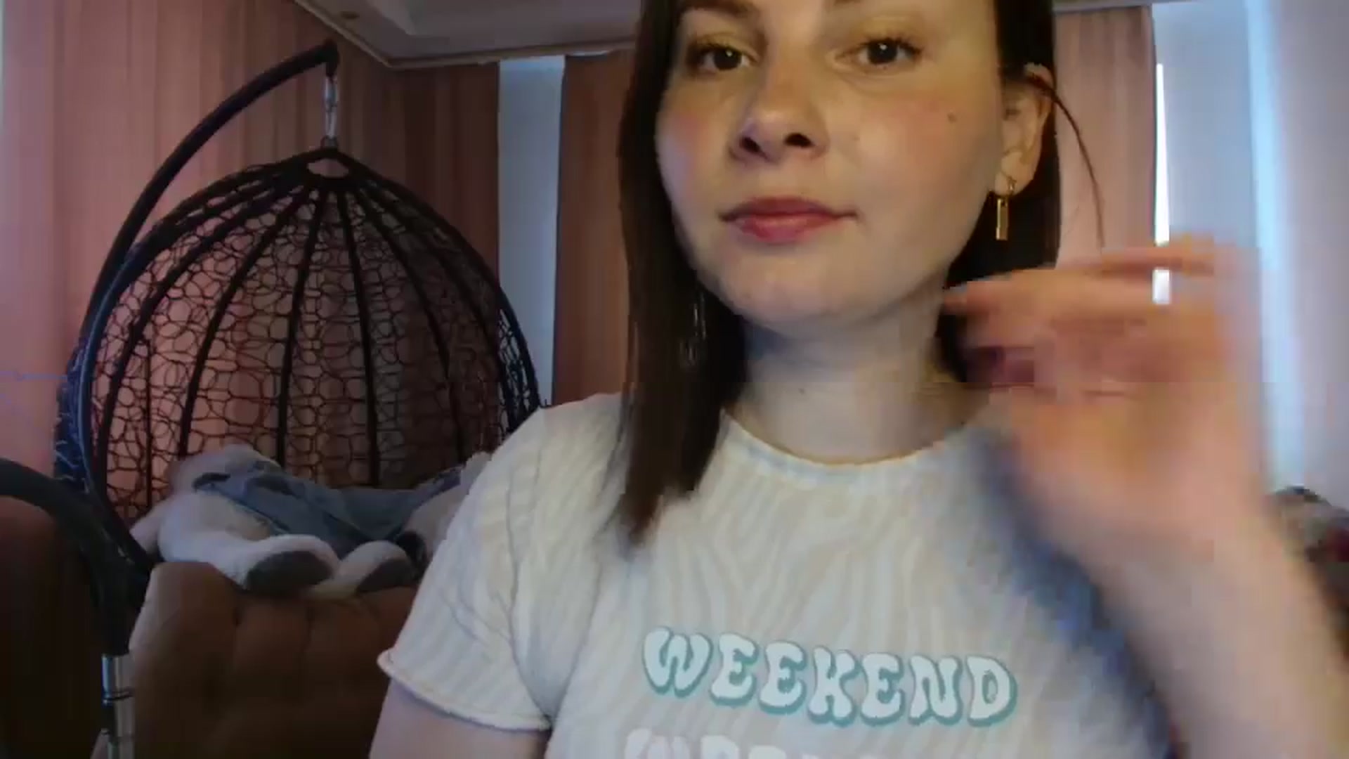 Gallery image thumbnail from MisssLove_is's myfreecams stream on, 05/06/2025, 11:58 image 4 of 20