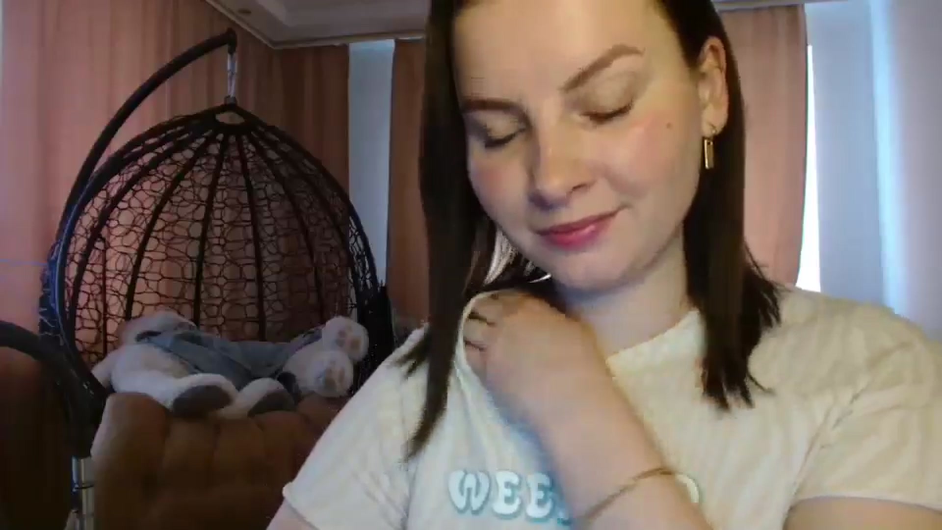 Gallery image thumbnail from MisssLove_is's myfreecams stream on, 05/06/2025, 11:58 image 16 of 20
