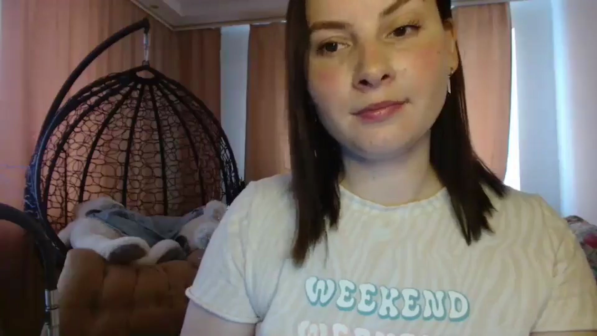 Gallery image thumbnail from MisssLove_is's myfreecams stream on, 05/06/2025, 11:58 image 2 of 20