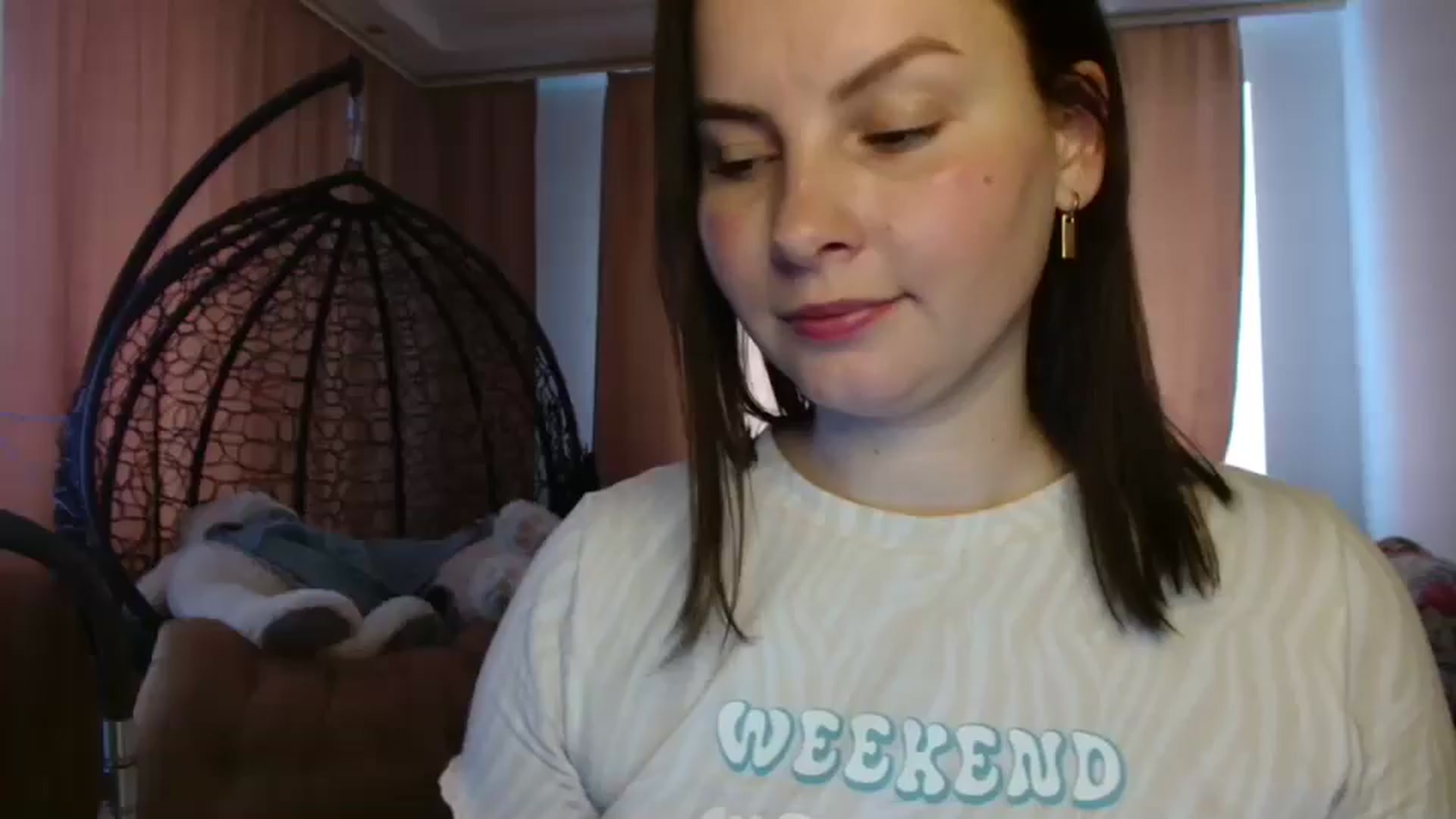 Gallery image thumbnail from MisssLove_is's myfreecams stream on, 05/06/2025, 12:55 image 16 of 20