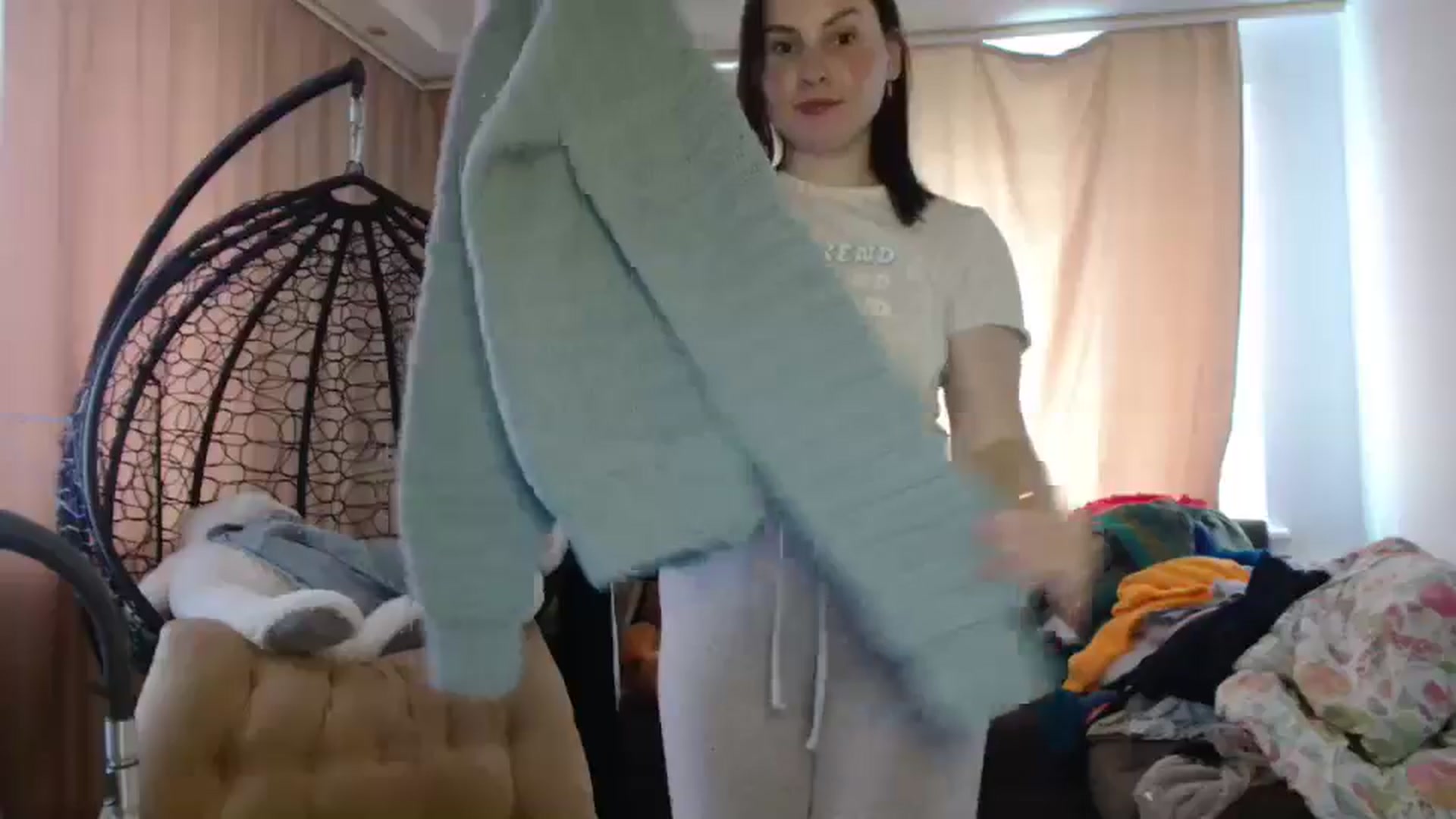 Gallery image thumbnail from MisssLove_is's myfreecams stream on, 05/06/2025, 12:55 image 12 of 20
