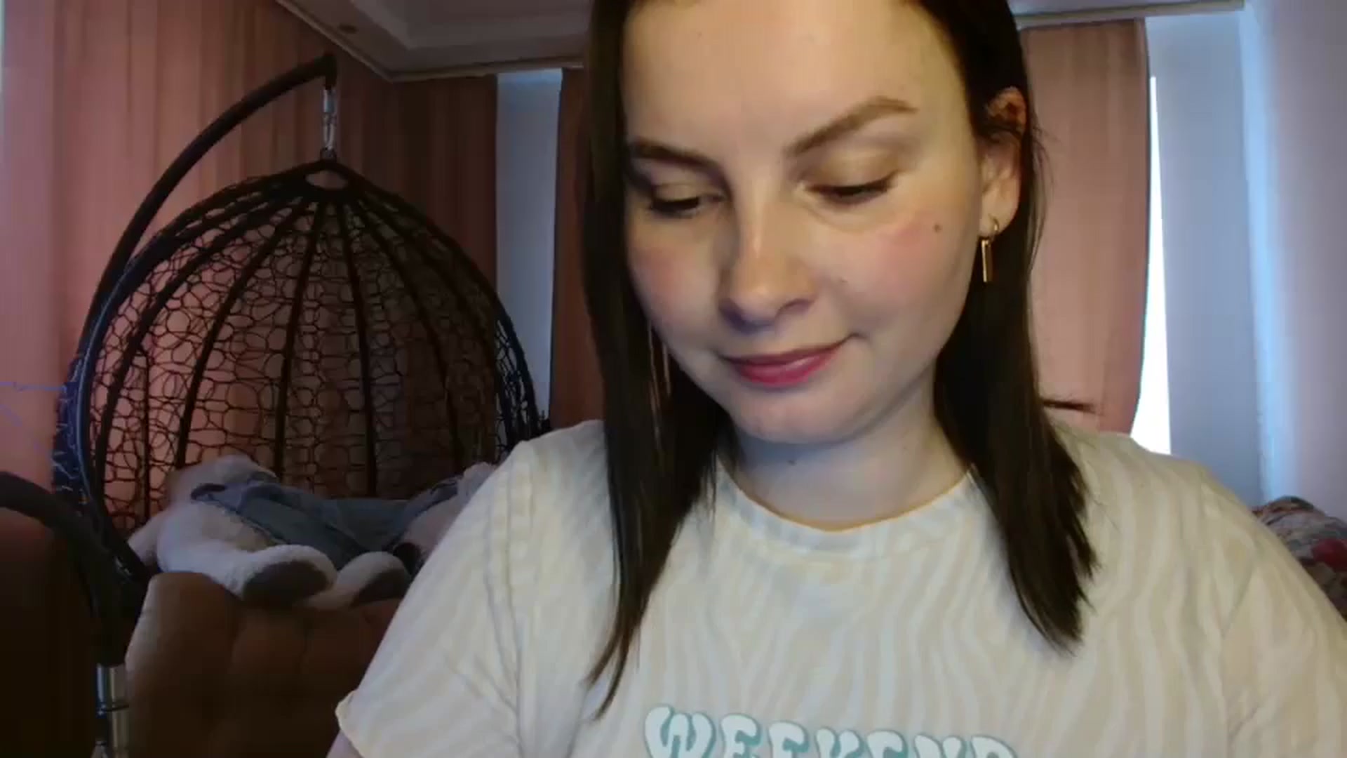 Gallery image thumbnail from MisssLove_is's myfreecams stream on, 05/06/2025, 12:55 image 10 of 20