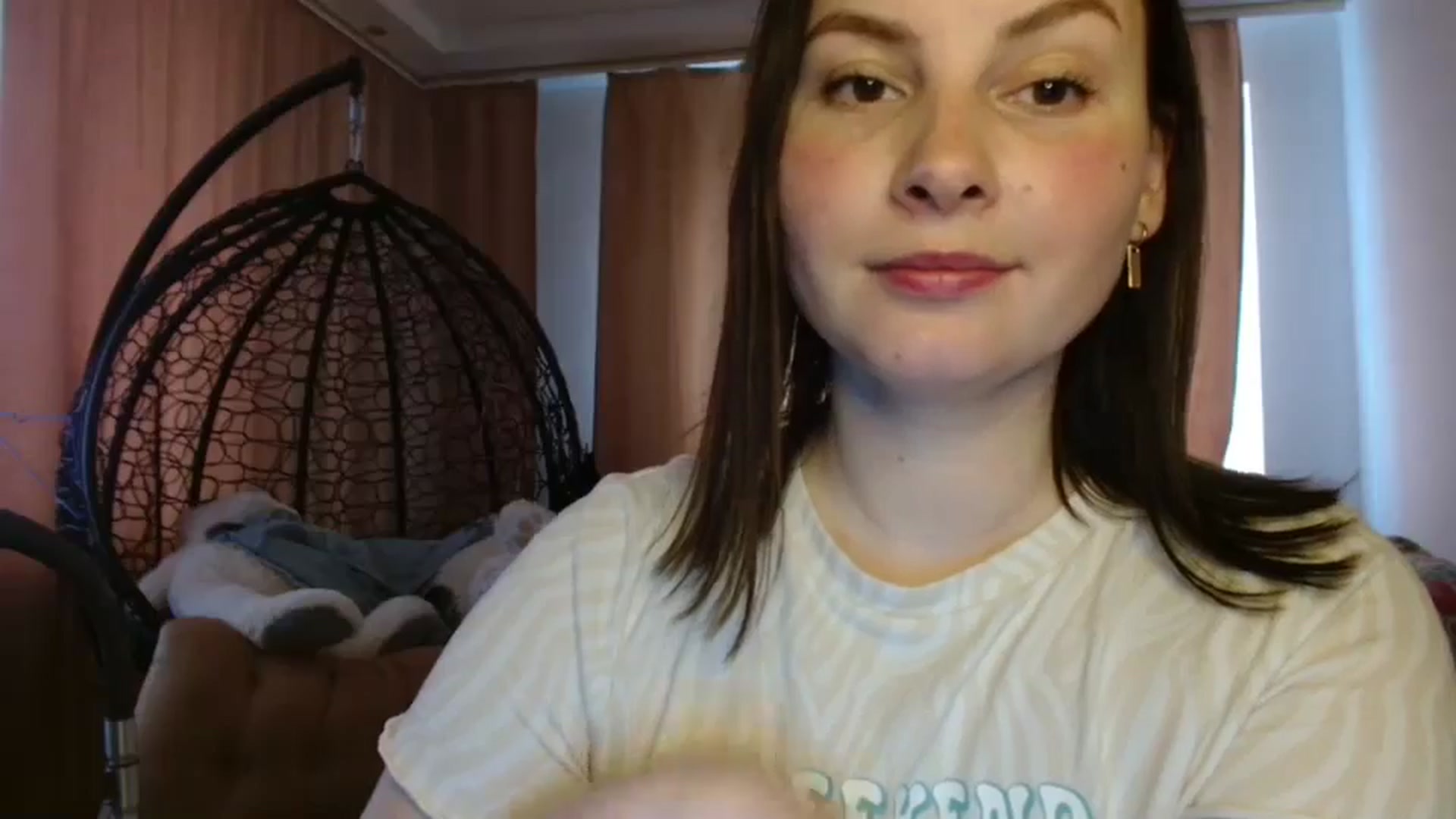 Gallery image thumbnail from MisssLove_is's myfreecams stream on, 05/06/2025, 12:55 image 14 of 20