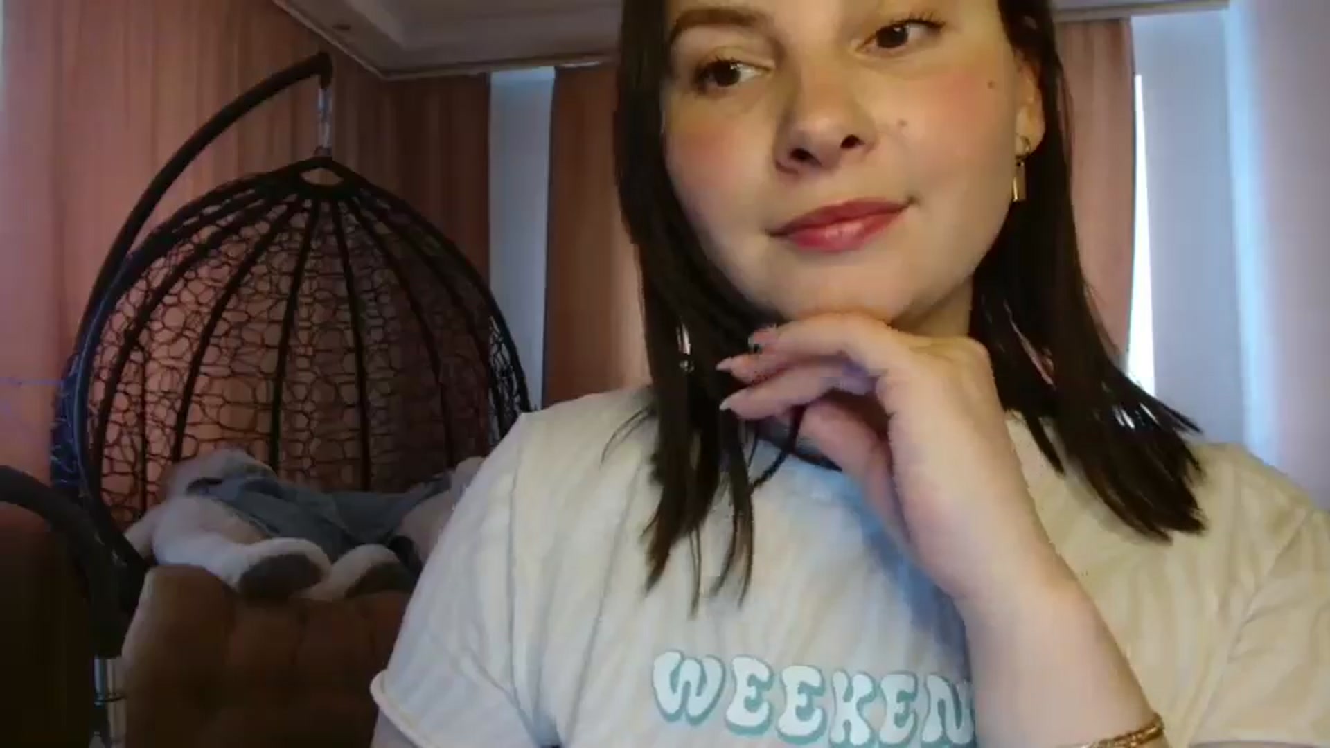 Gallery image thumbnail from MisssLove_is's myfreecams stream on, 05/06/2025, 12:55 image 6 of 20