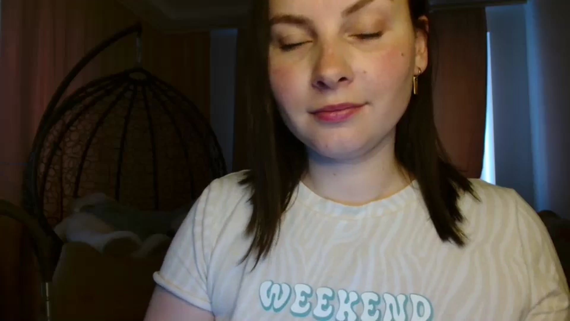 Gallery image thumbnail from MisssLove_is's myfreecams stream on, 05/06/2025, 16:15 image 19 of 20