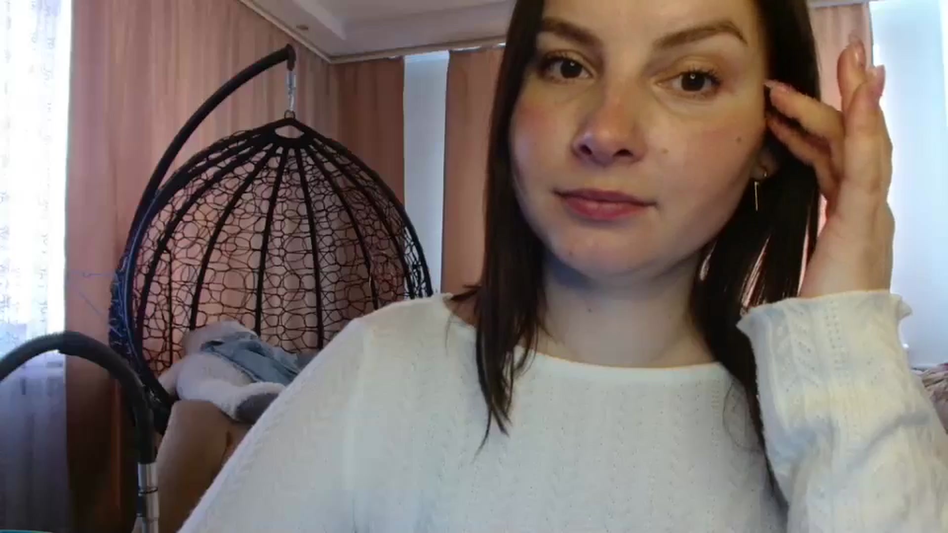 Gallery image thumbnail from MisssLove_is's myfreecams stream on, 05/08/2025, 12:37 image 18 of 20