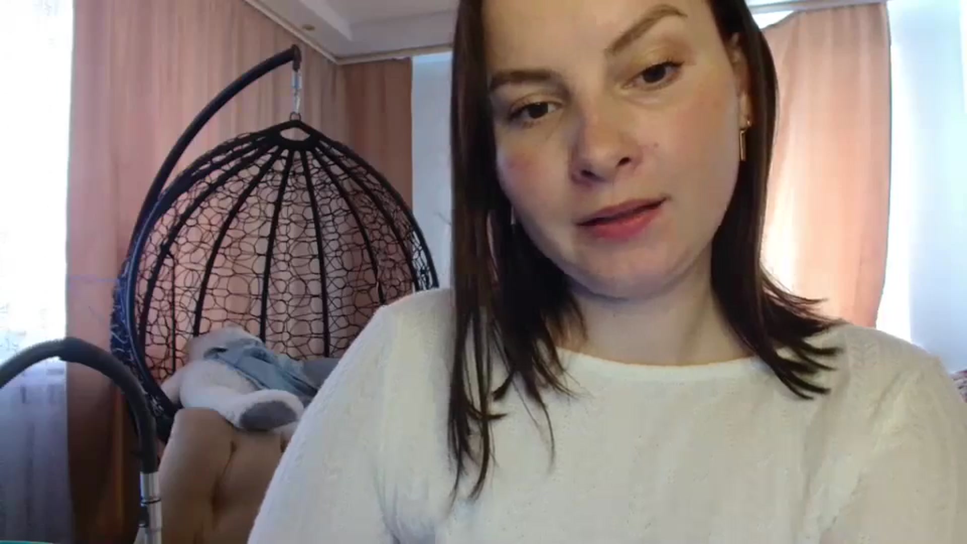 Gallery image thumbnail from MisssLove_is's myfreecams stream on, 05/08/2025, 12:37 image 14 of 20