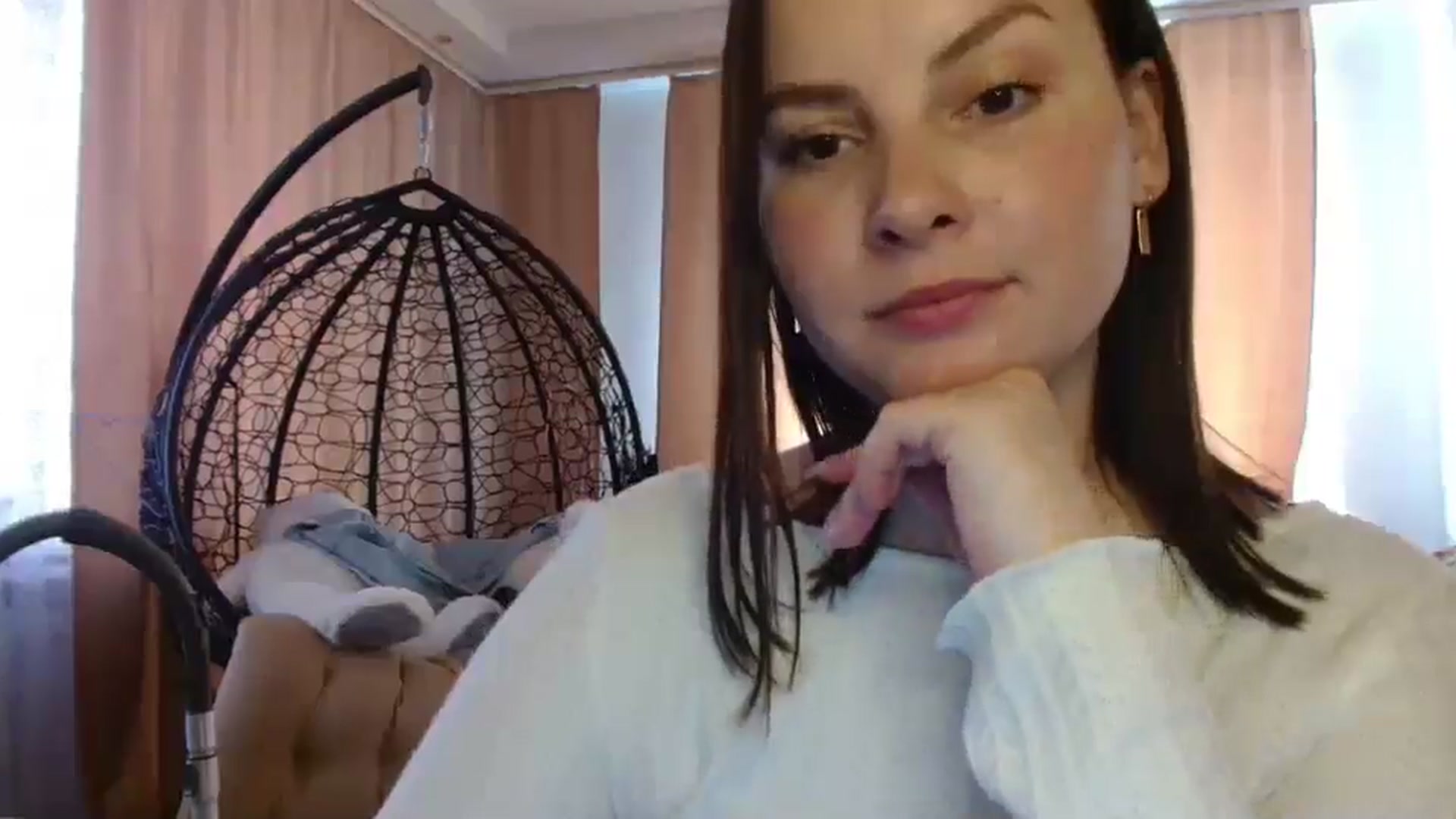 Gallery image thumbnail from MisssLove_is's myfreecams stream on, 05/08/2025, 12:37 image 10 of 20