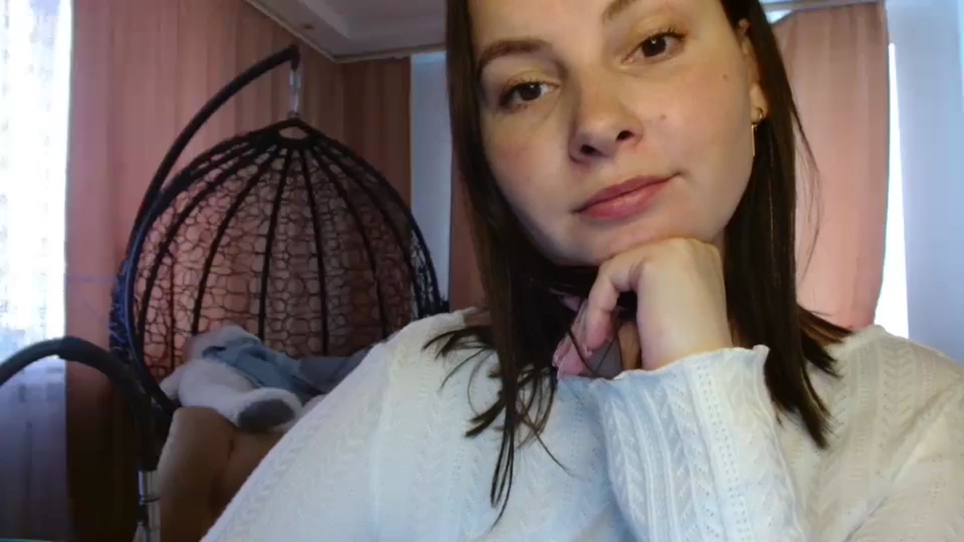 Gallery image thumbnail from MisssLove_is's myfreecams stream on, 05/08/2025, 13:30 image 4 of 20