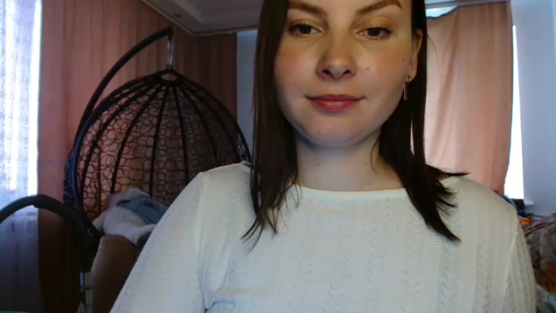 Gallery image thumbnail from MisssLove_is's myfreecams stream on, 05/08/2025, 13:30 image 16 of 20