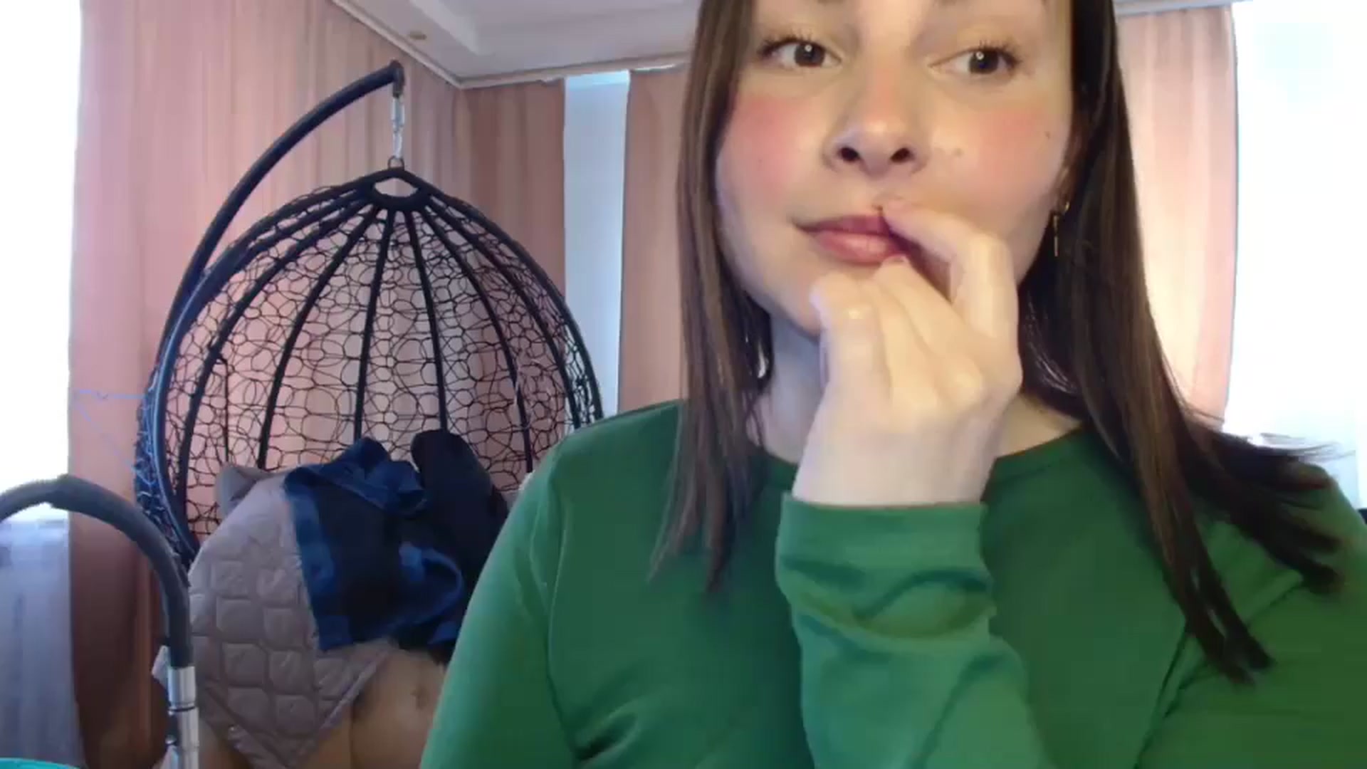 Gallery image thumbnail from MisssLove_is's myfreecams stream on, 05/12/2025, 11:08 image 17 of 20