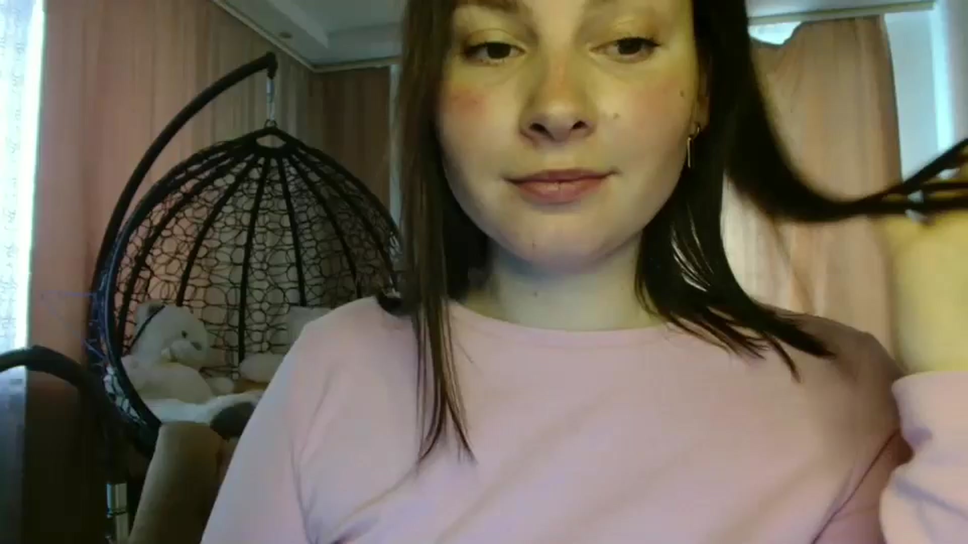Gallery image thumbnail from MisssLove_is's myfreecams stream on, 05/26/2025, 15:09 image 16 of 20