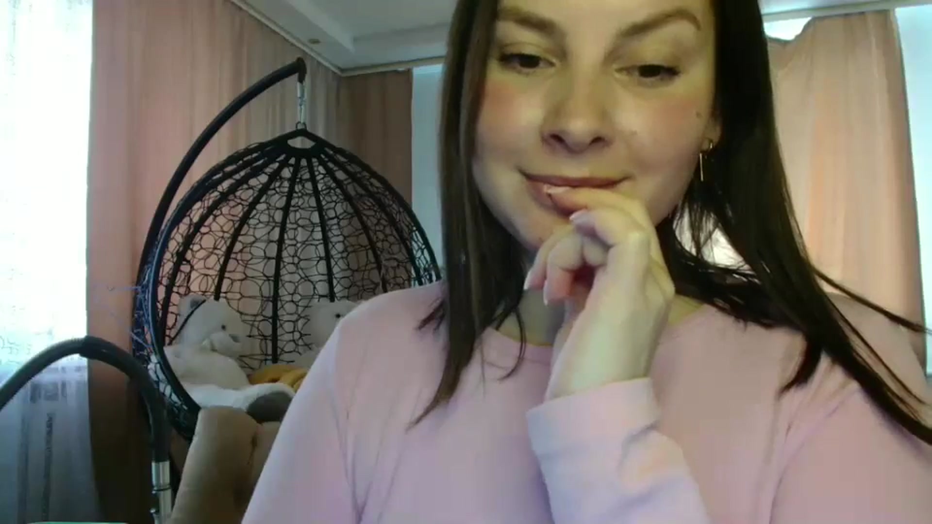 Gallery image thumbnail from MisssLove_is's myfreecams stream on, 05/27/2025, 12:23 image 17 of 20