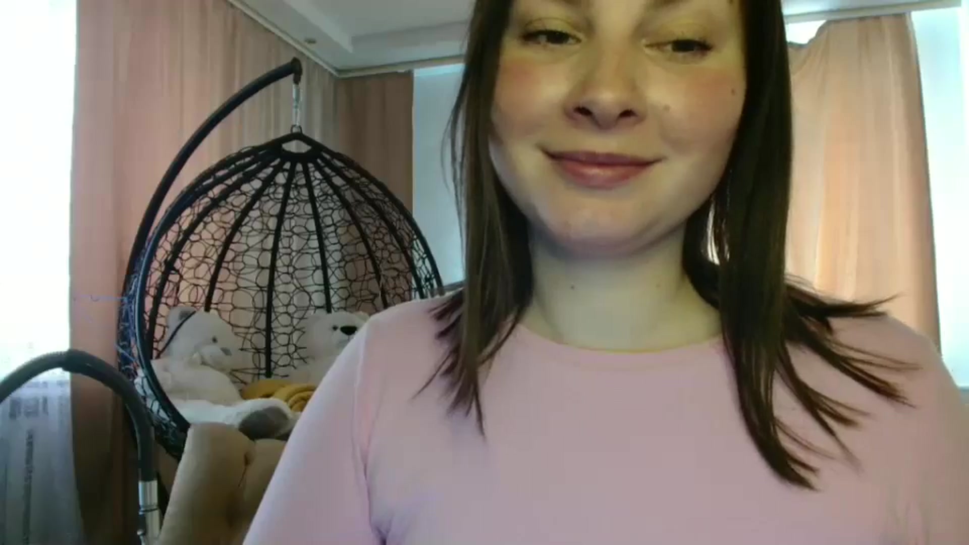 Gallery image thumbnail from MisssLove_is's myfreecams stream on, 05/27/2025, 12:23 image 7 of 20