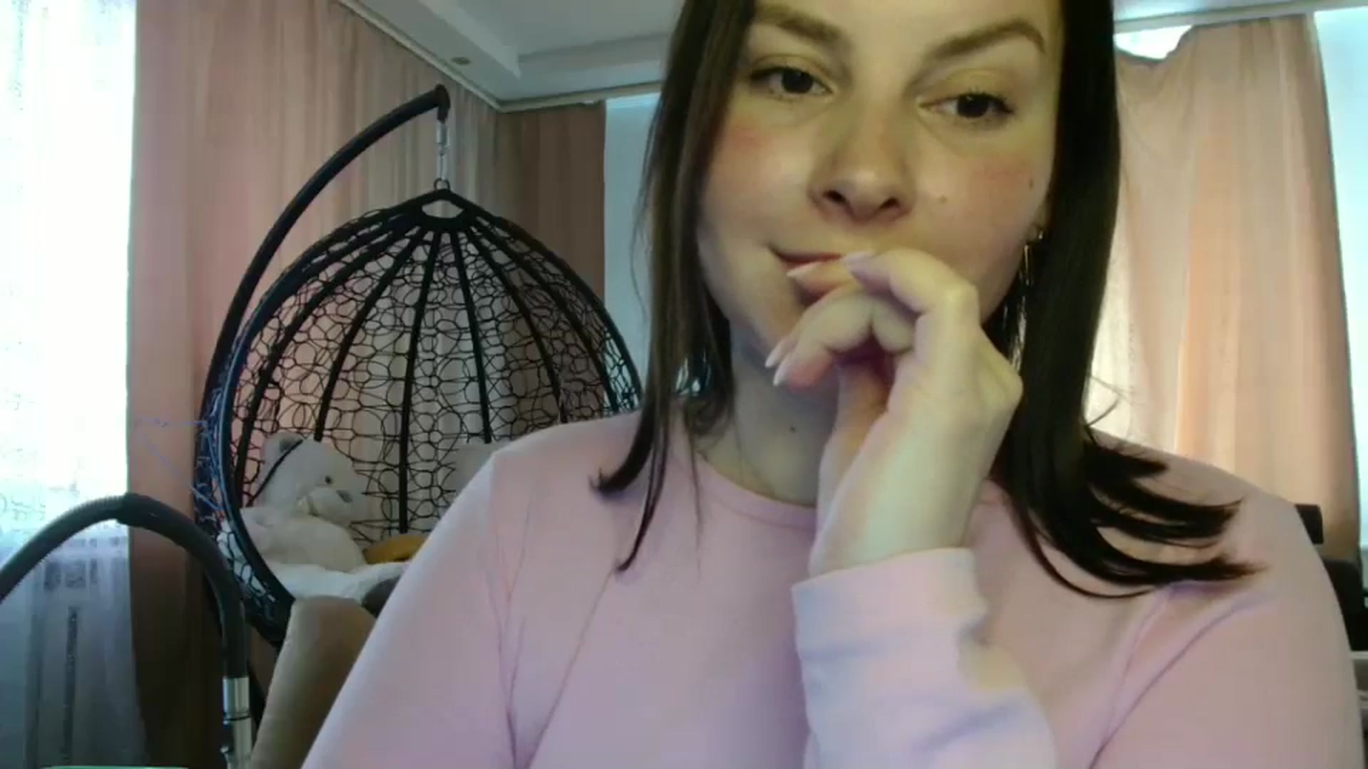 Gallery image thumbnail from MisssLove_is's myfreecams stream on, 05/27/2025, 12:23 image 18 of 20