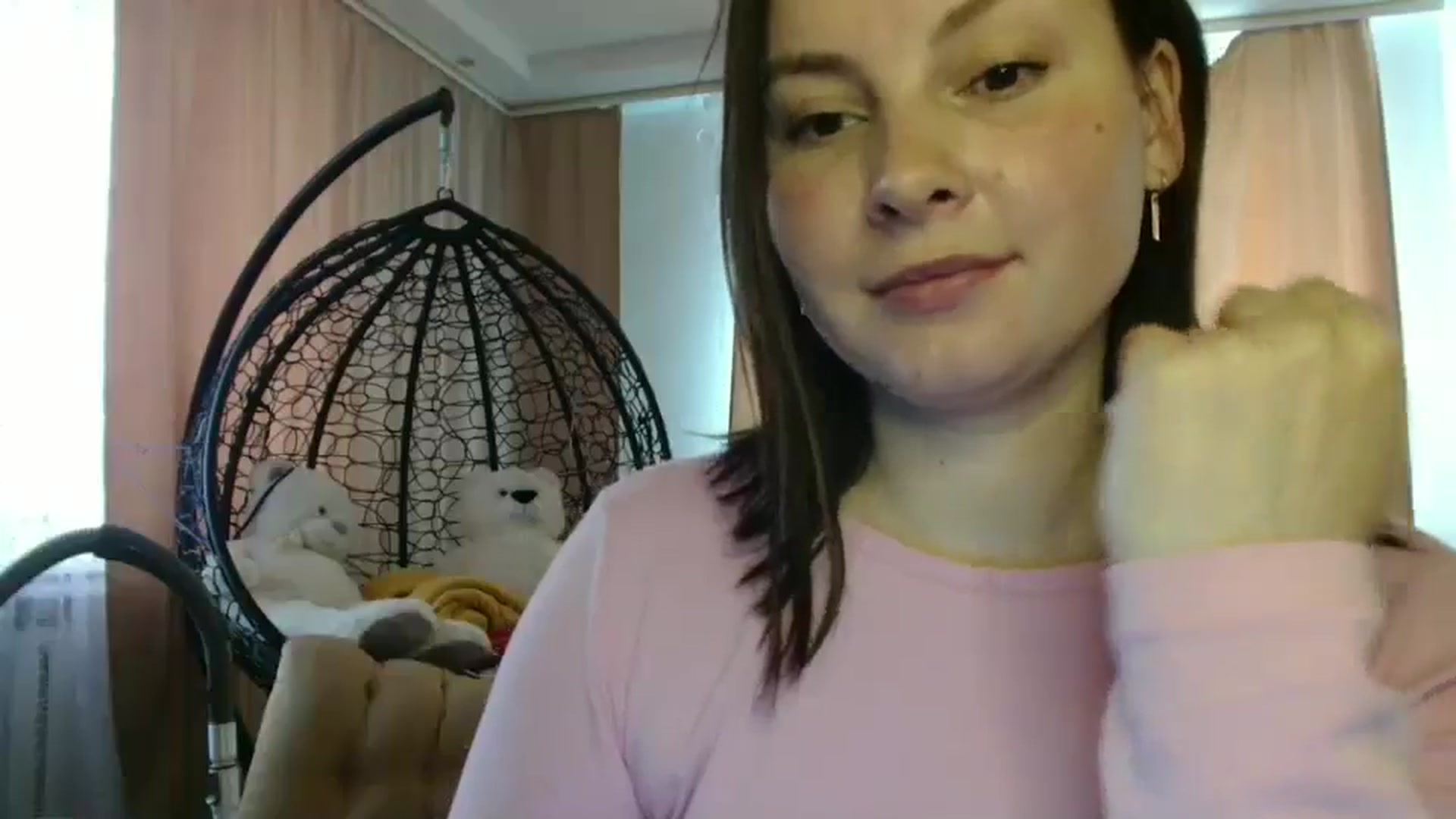 Gallery image thumbnail from MisssLove_is's myfreecams stream on, 05/27/2025, 12:23 image 6 of 20