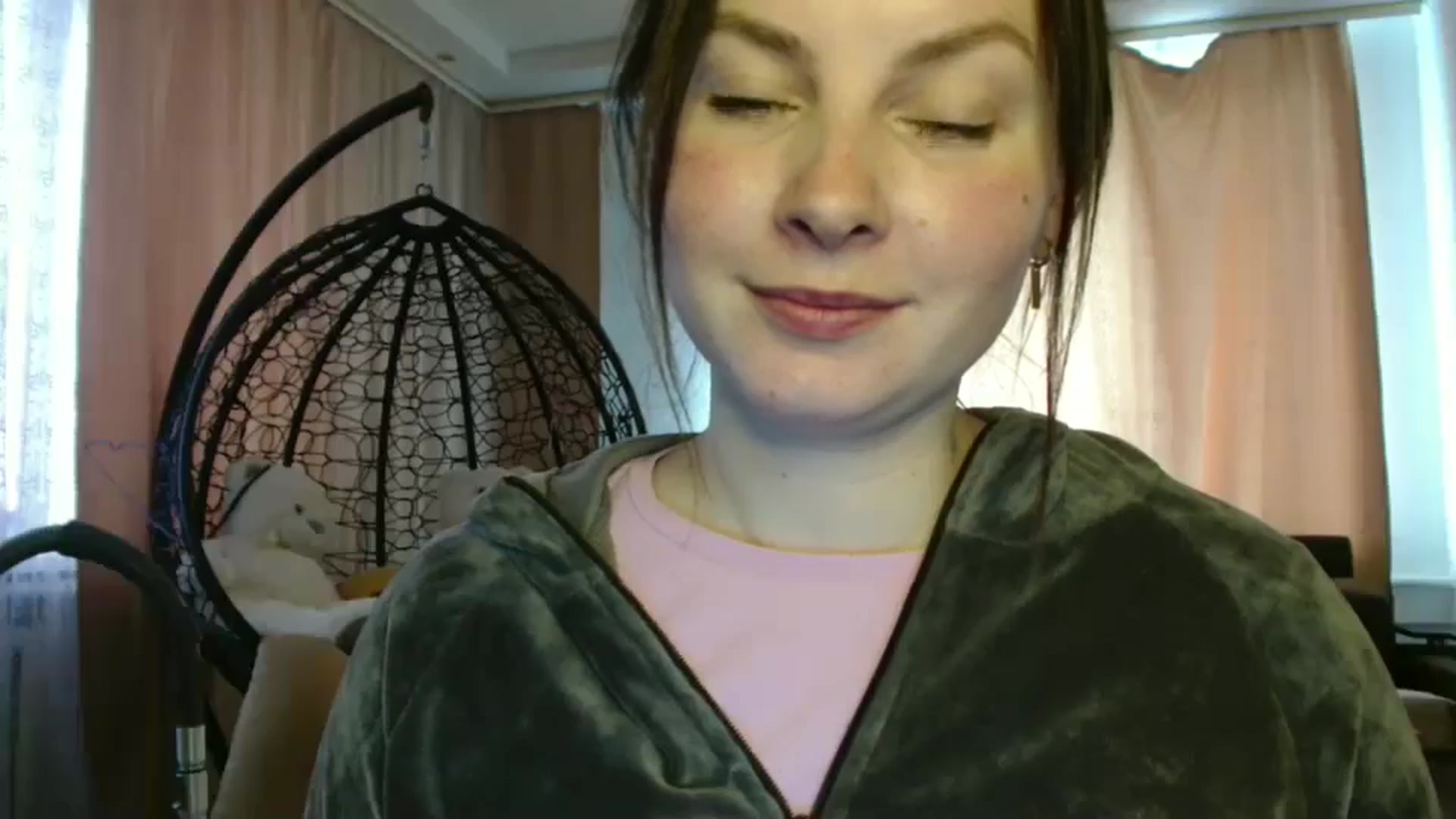 Gallery image thumbnail from MisssLove_is's myfreecams stream on, 05/27/2025, 15:10 image 4 of 20