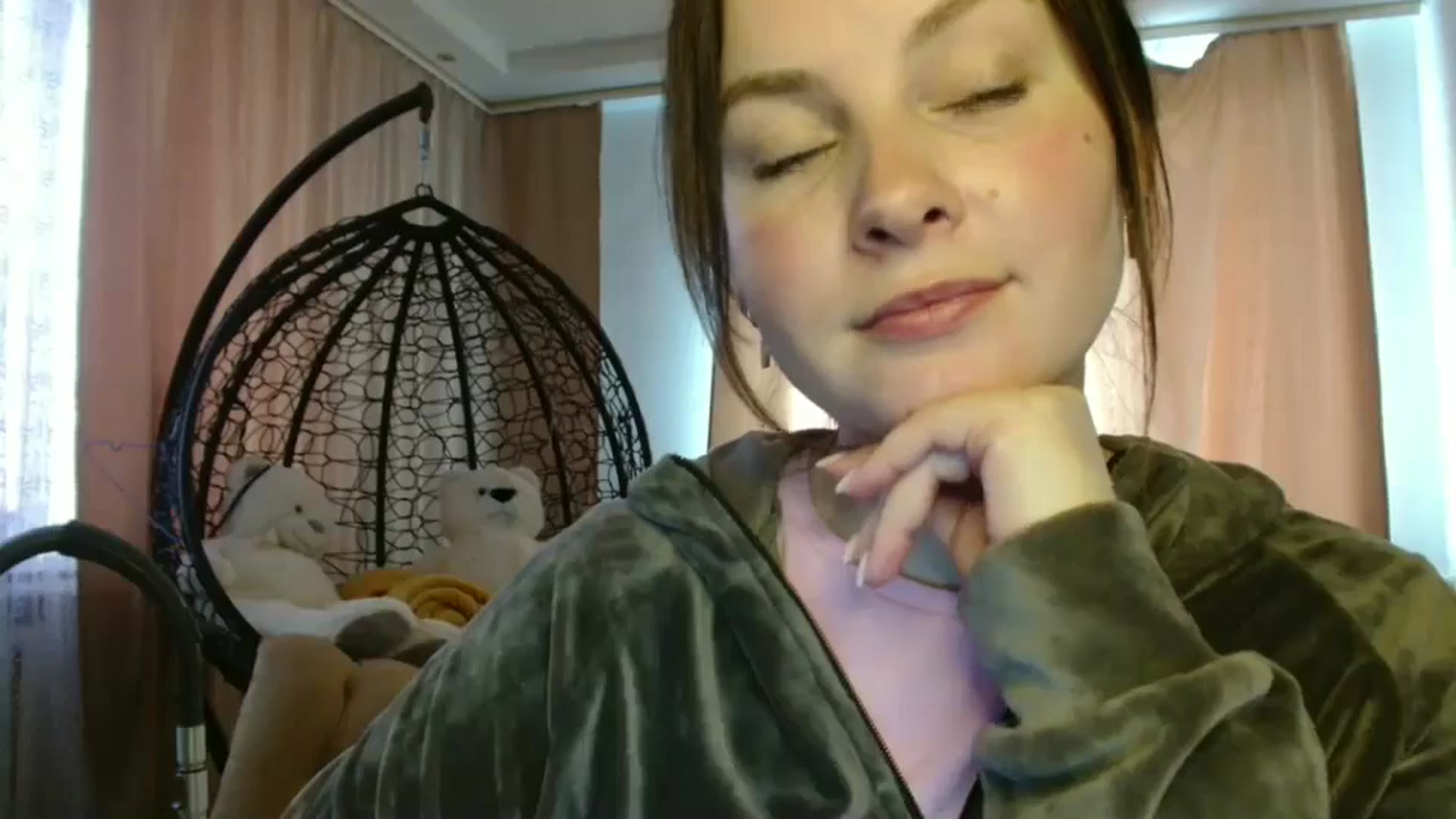Gallery image thumbnail from MisssLove_is's myfreecams stream on, 05/27/2025, 15:10 image 8 of 20