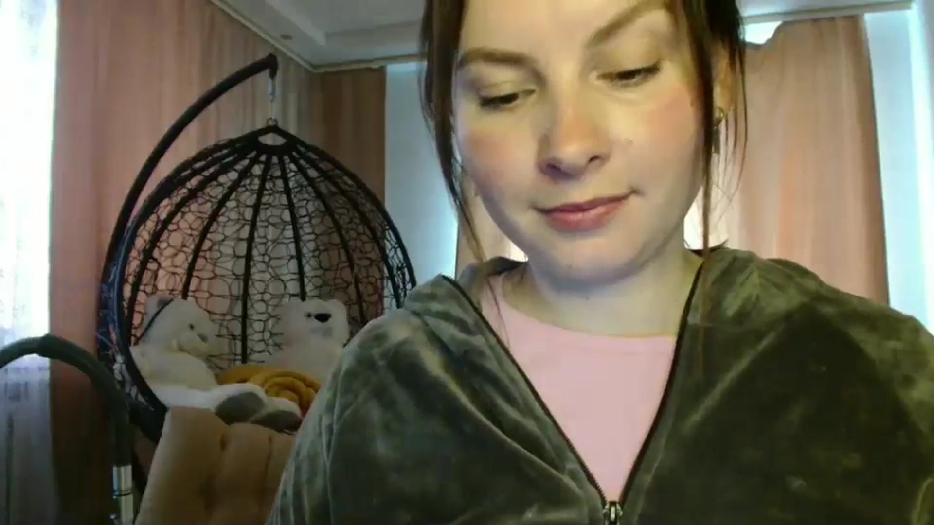 Gallery image thumbnail from MisssLove_is's myfreecams stream on, 05/27/2025, 15:10 image 19 of 20