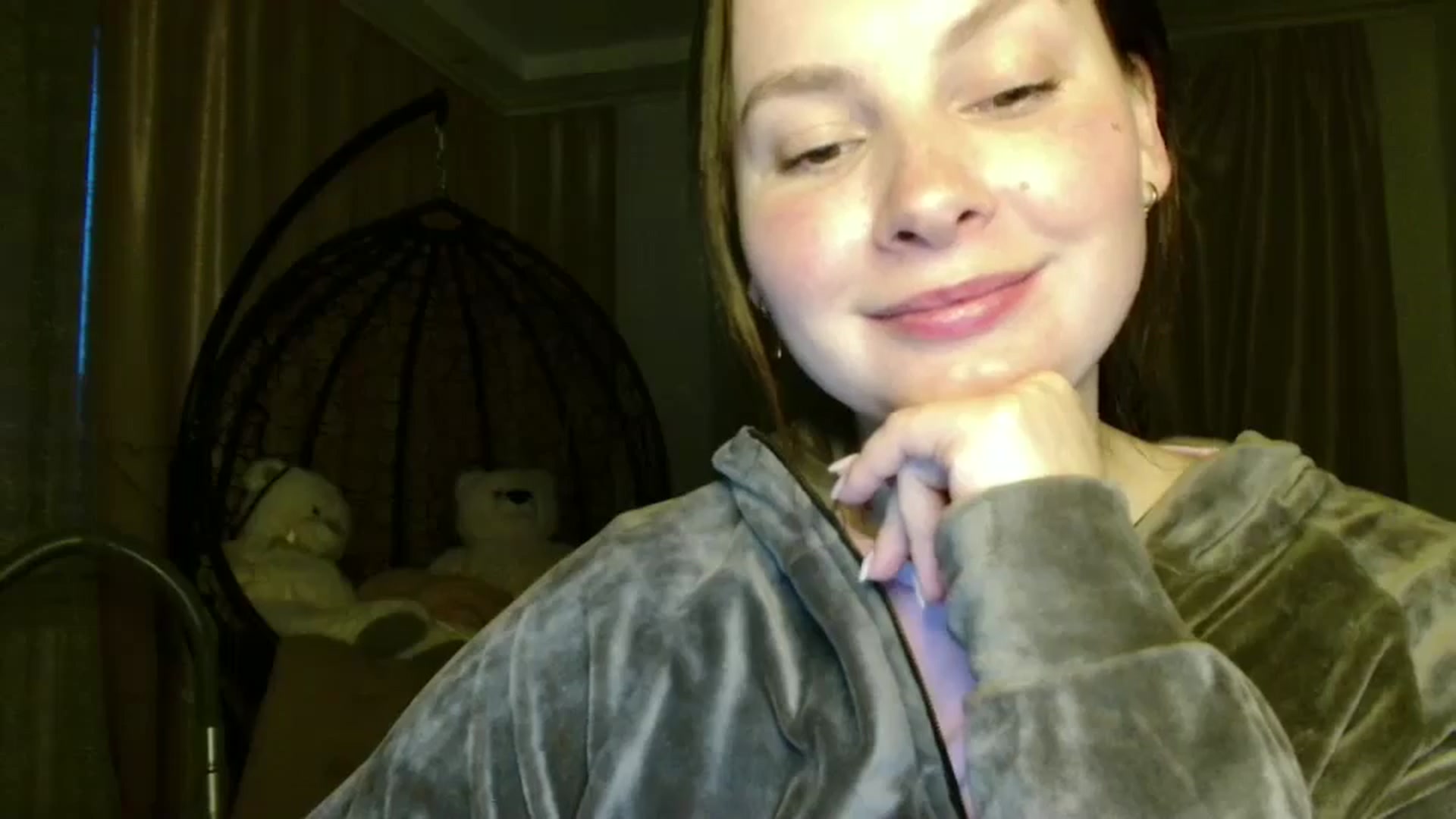 Gallery image thumbnail from MisssLove_is's myfreecams stream on, 05/27/2025, 18:54 image 15 of 20