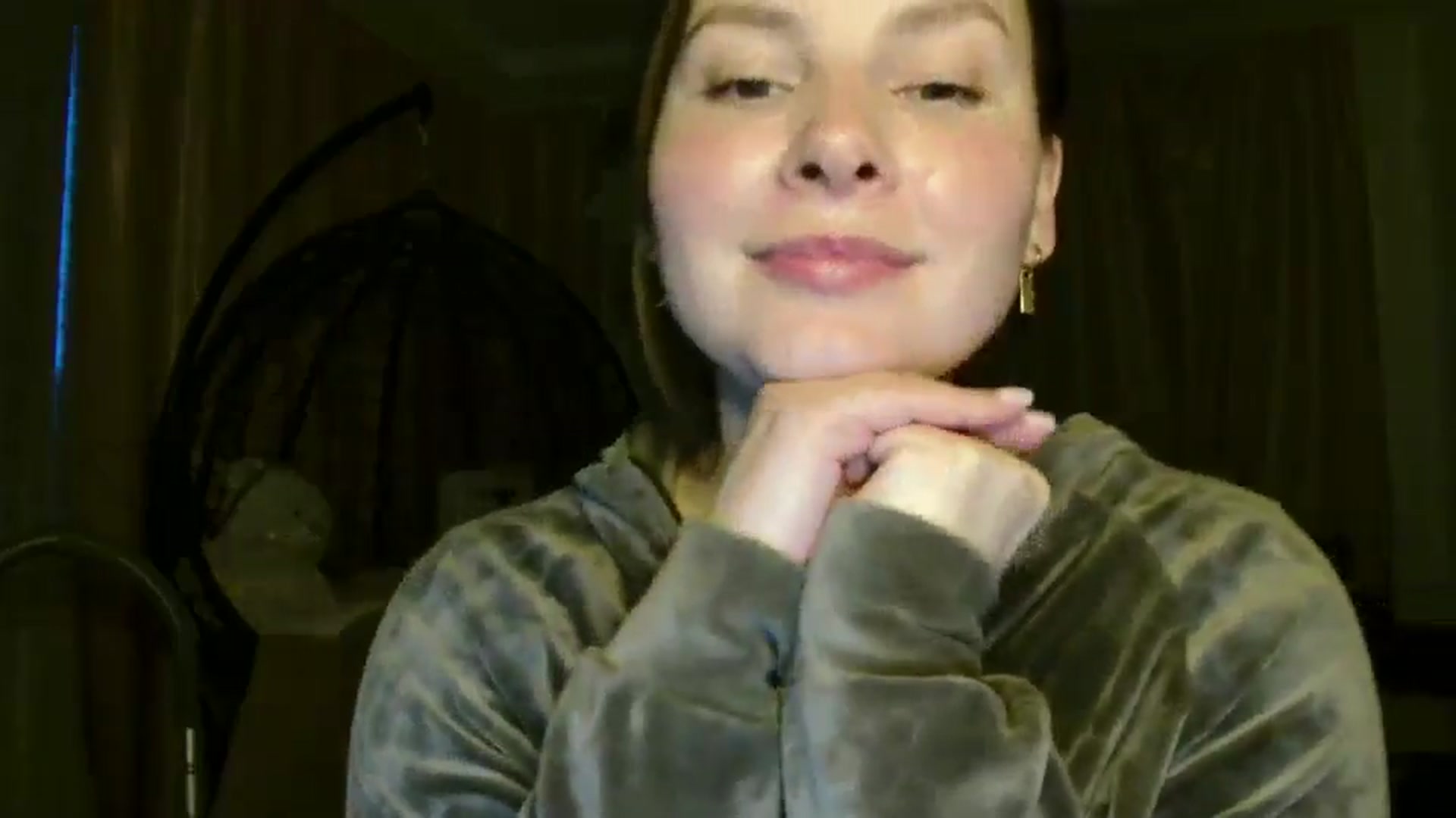 Gallery image thumbnail from MisssLove_is's myfreecams stream on, 05/27/2025, 18:54 image 13 of 20