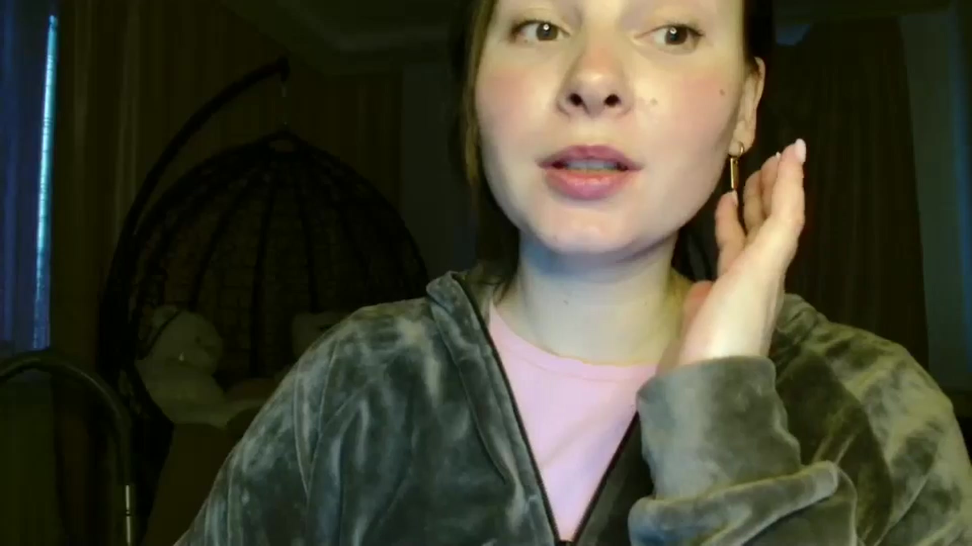 Gallery image thumbnail from MisssLove_is's myfreecams stream on, 05/27/2025, 18:54 image 5 of 20
