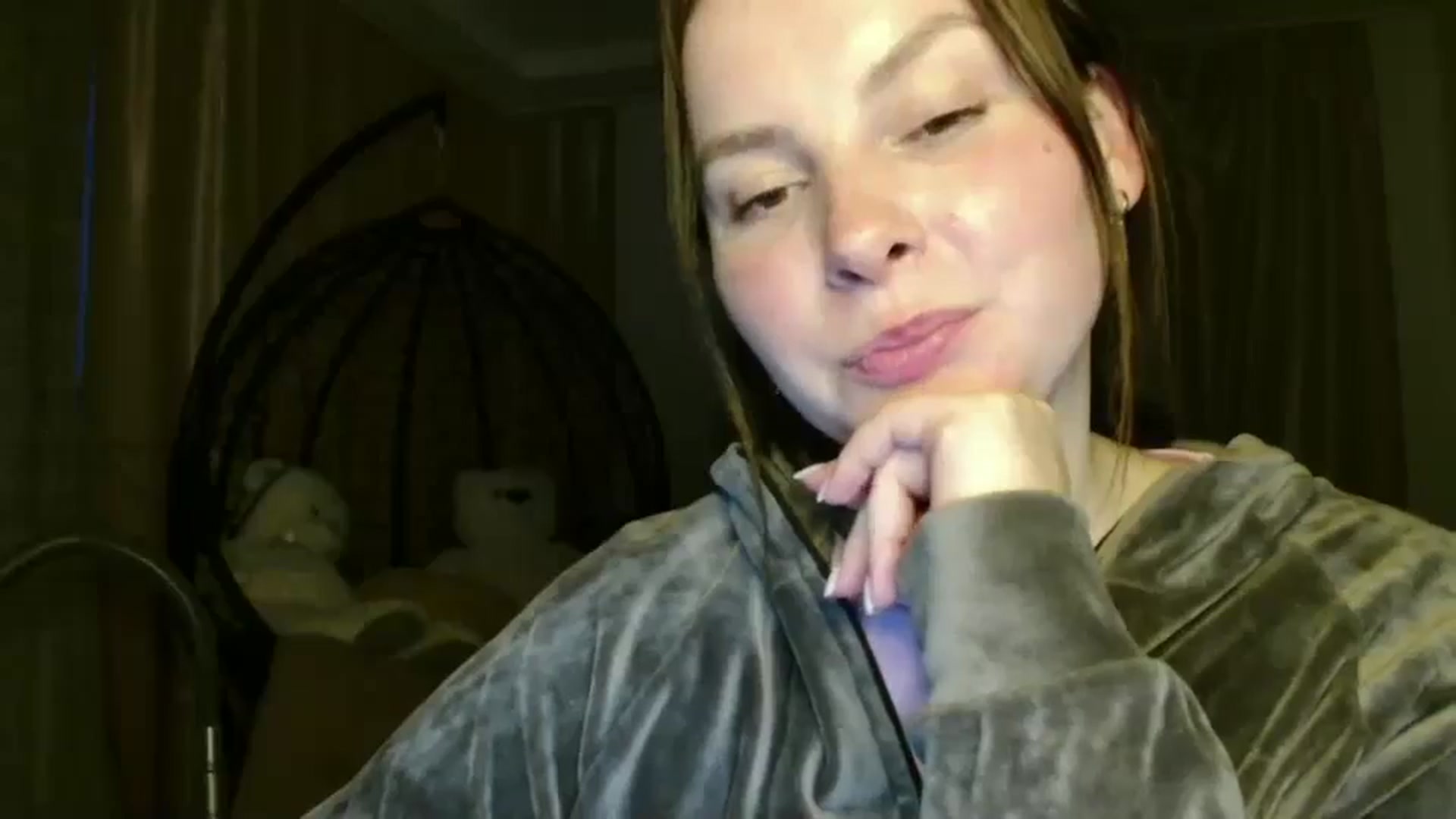 Gallery image thumbnail from MisssLove_is's myfreecams stream on, 05/27/2025, 18:54 image 19 of 20