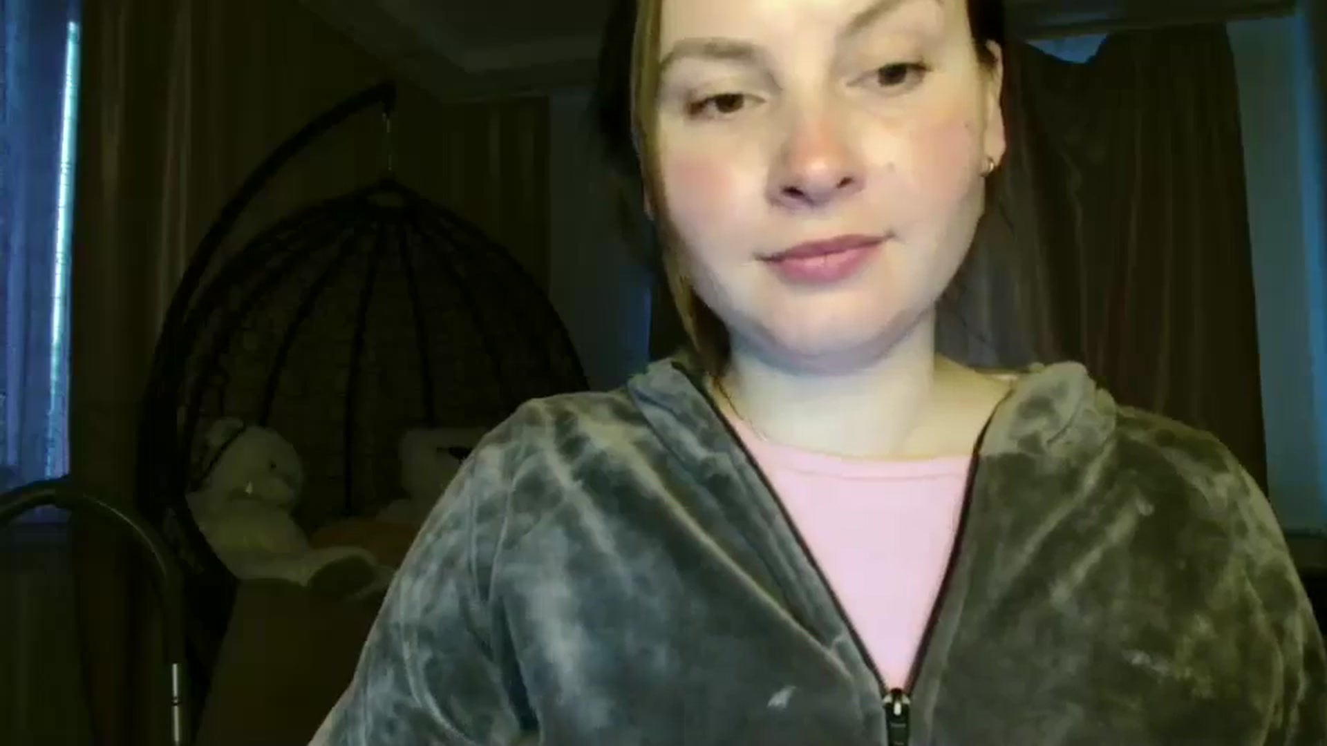 Gallery image thumbnail from MisssLove_is's myfreecams stream on, 05/27/2025, 18:54 image 2 of 20