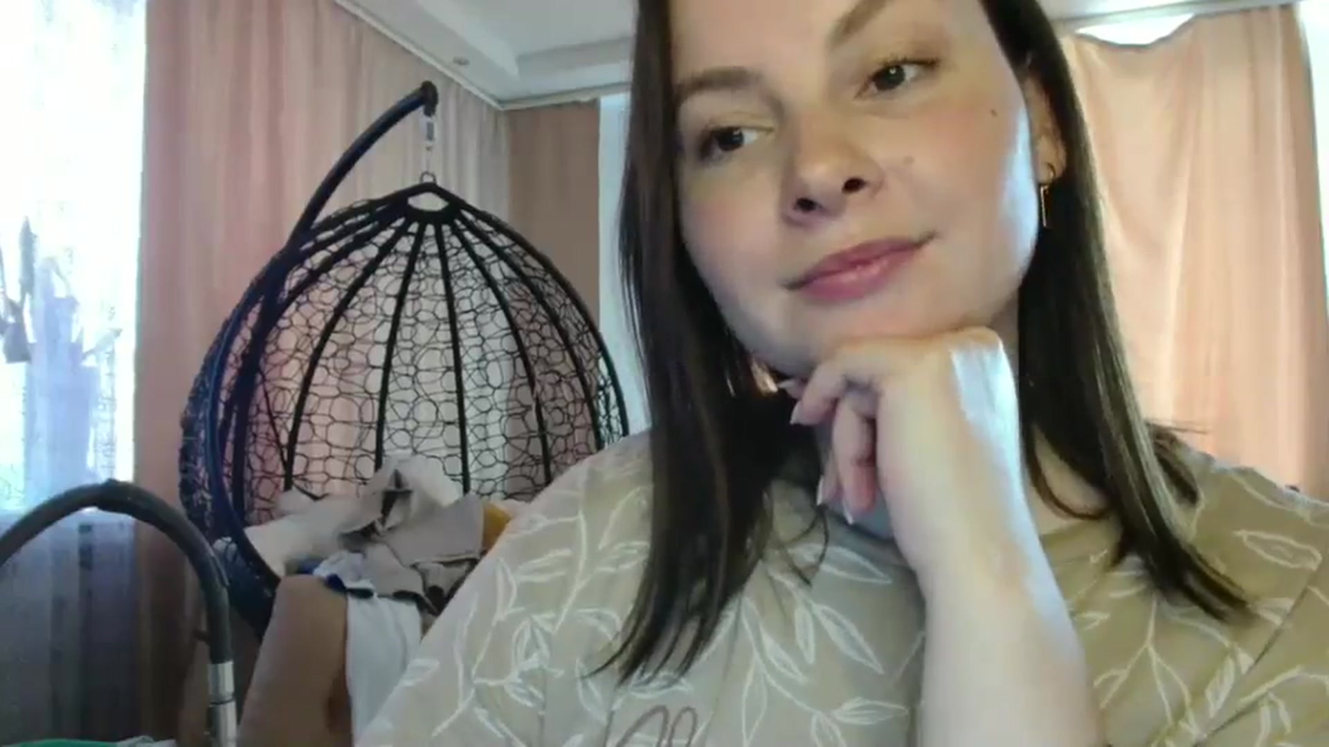 Gallery image thumbnail from MisssLove_is's myfreecams stream on, 06/02/2025, 14:51 image 11 of 20