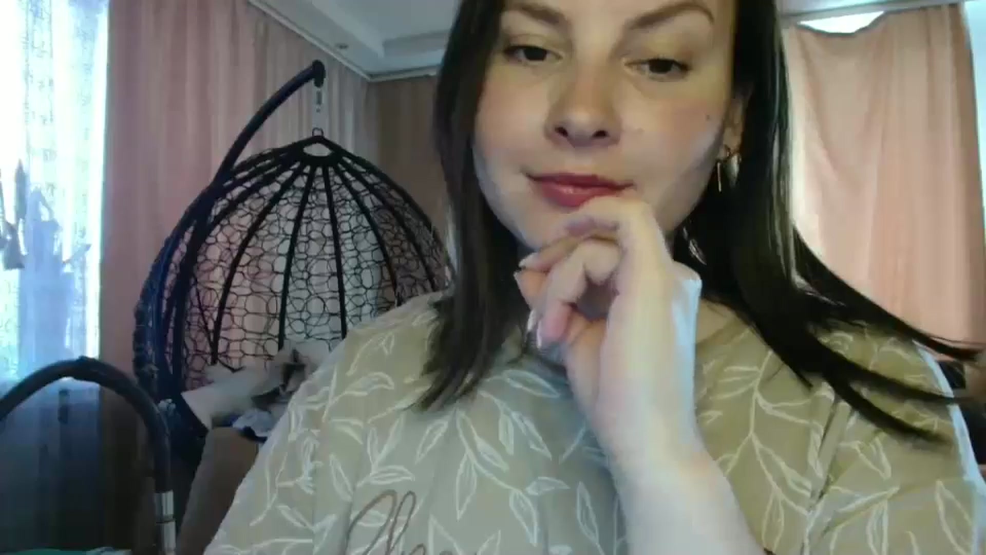 Gallery image thumbnail from MisssLove_is's myfreecams stream on, 06/02/2025, 14:51 image 5 of 20