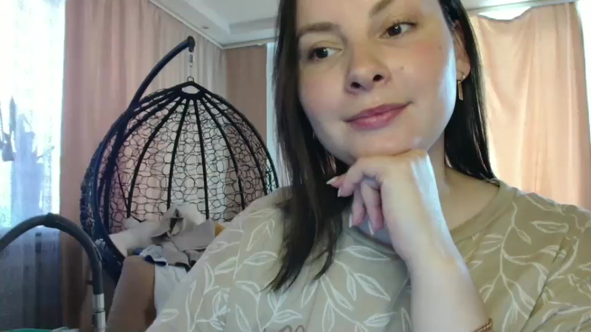 Gallery image thumbnail from MisssLove_is's myfreecams stream on, 06/02/2025, 14:51 image 1 of 20