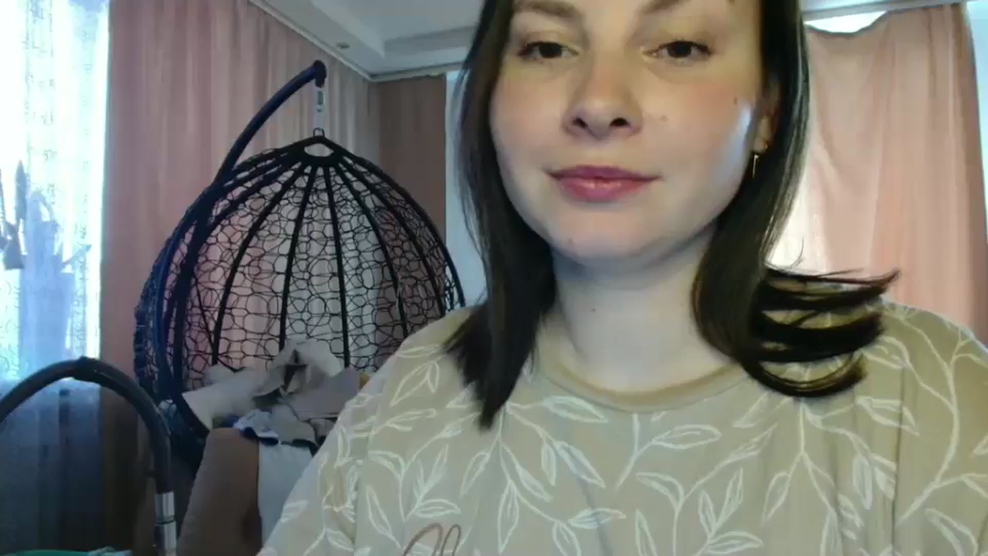 Gallery image thumbnail from MisssLove_is's myfreecams stream on, 06/02/2025, 14:51 image 3 of 20
